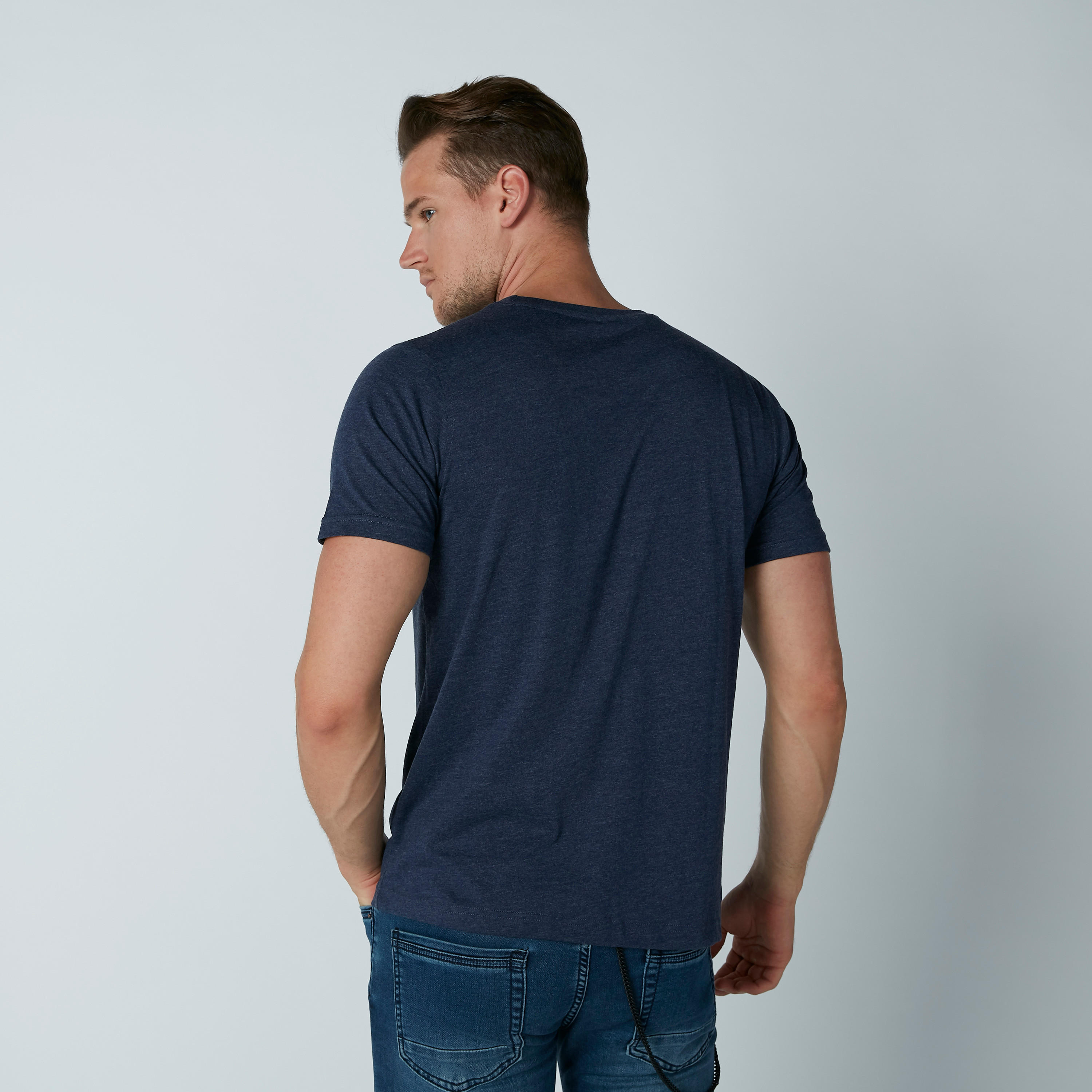 تيشيرت بياقة مستديرة وأكمام قصيرة-men-clothing-tshirtsandpolos-tshirts-image-3