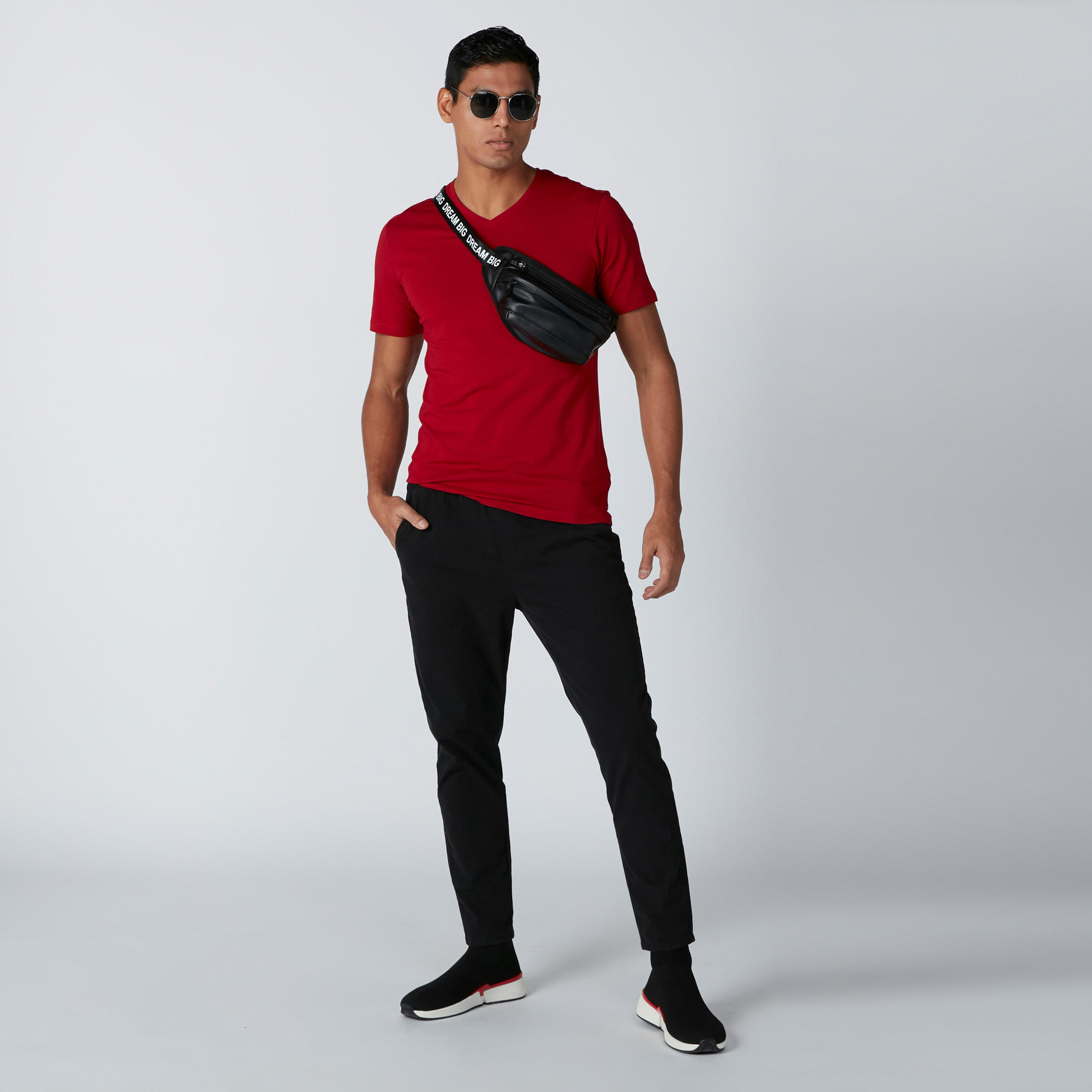 تيشيرت بياقة V وأكمام قصيرة-men-clothing-tshirtsandpolos-tshirts-image-3