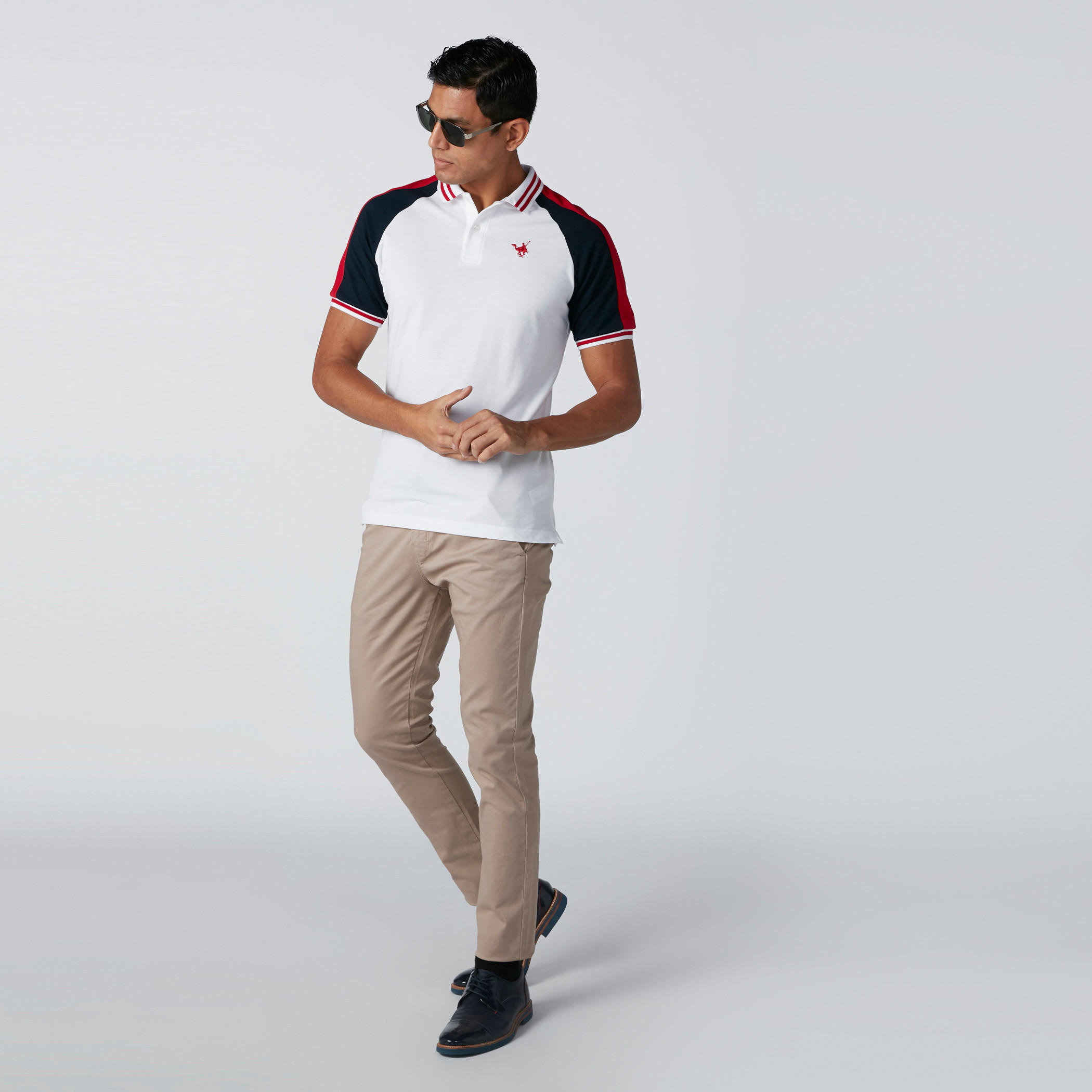 تيشيرت مطرّز بياقة بولو وأكمام مغايرة-men-clothing-tshirtsandpolos-polos-image-3