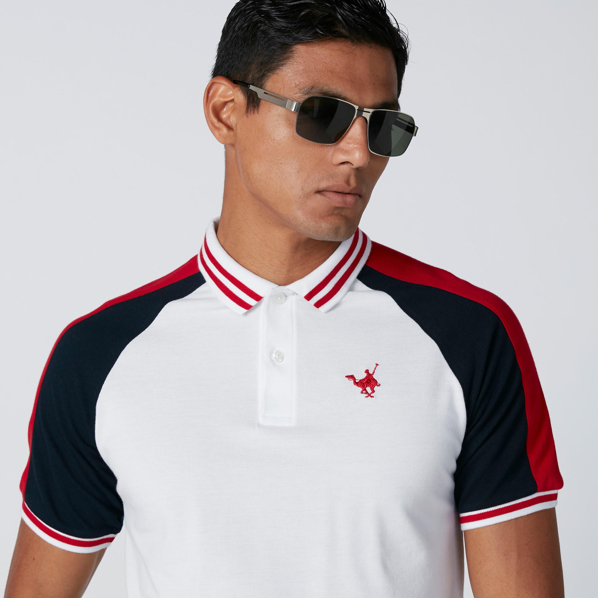تيشيرت مطرّز بياقة بولو وأكمام مغايرة-men-clothing-tshirtsandpolos-polos-image-4