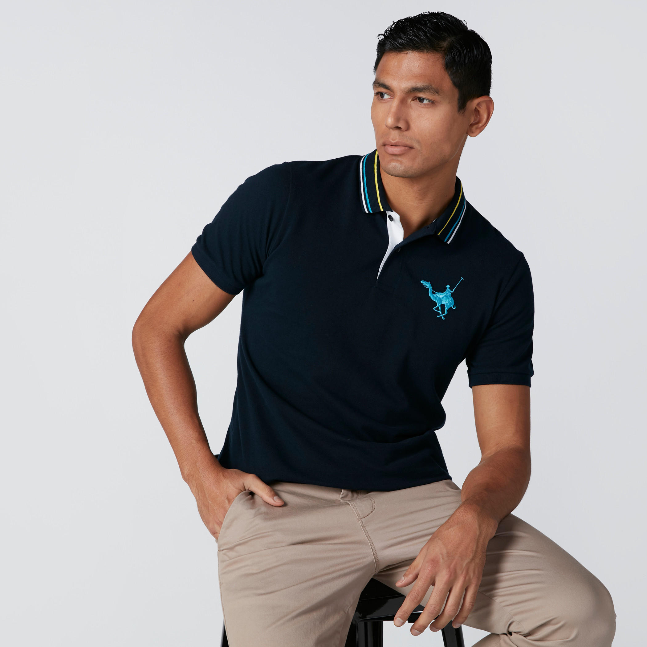 تيشيرت مطرّز بياقة بولو وأكمام قصيرة-men-clothing-tshirtsandpolos-polos-image-1