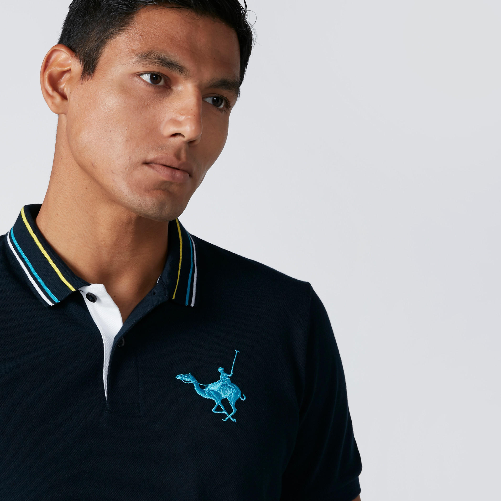 تيشيرت مطرّز بياقة بولو وأكمام قصيرة-men-clothing-tshirtsandpolos-polos-image-4