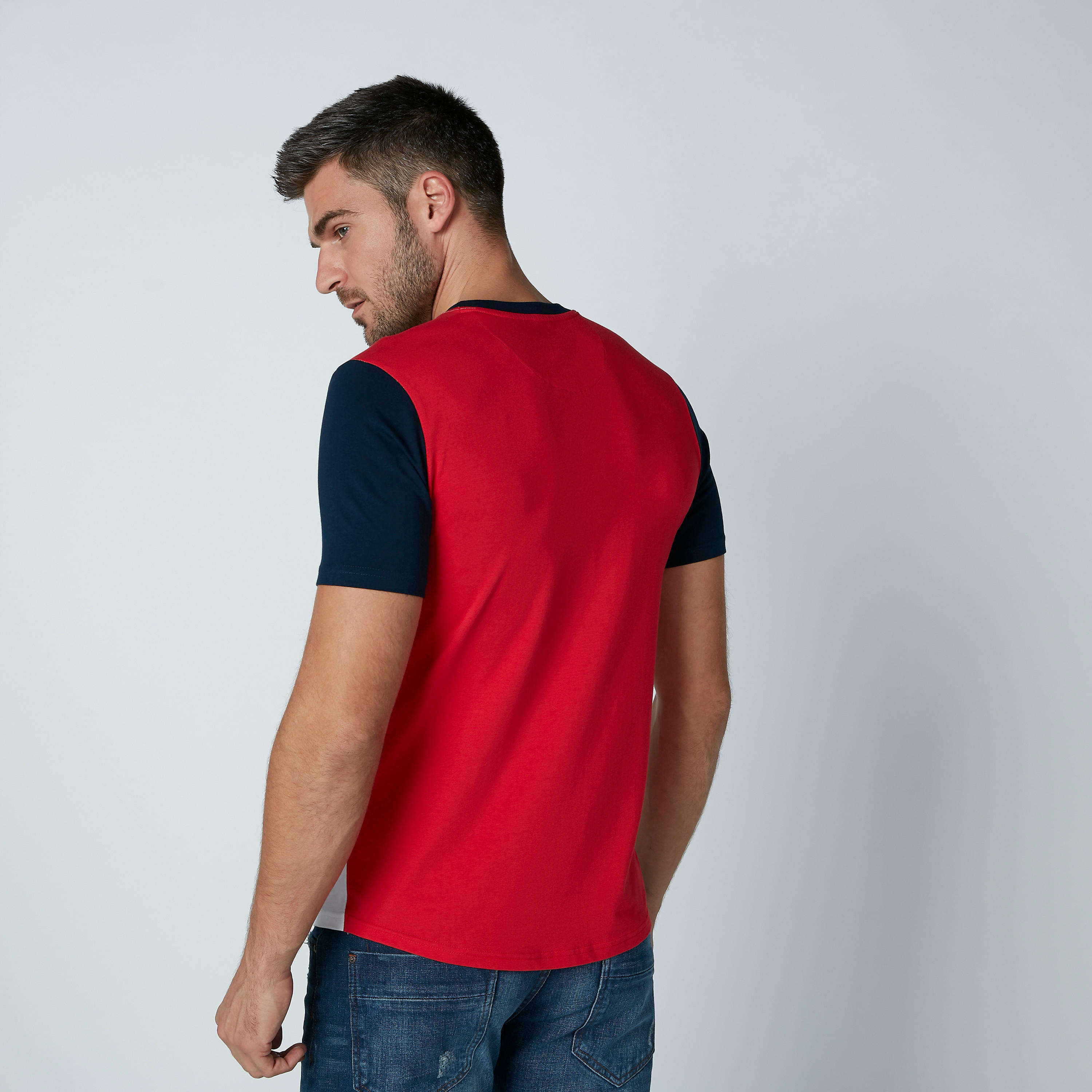 تيشيرت مستدام سادة بياقة هينلي وأكمام قصيرة-men-clothing-tshirtsandpolos-tshirts-image-9