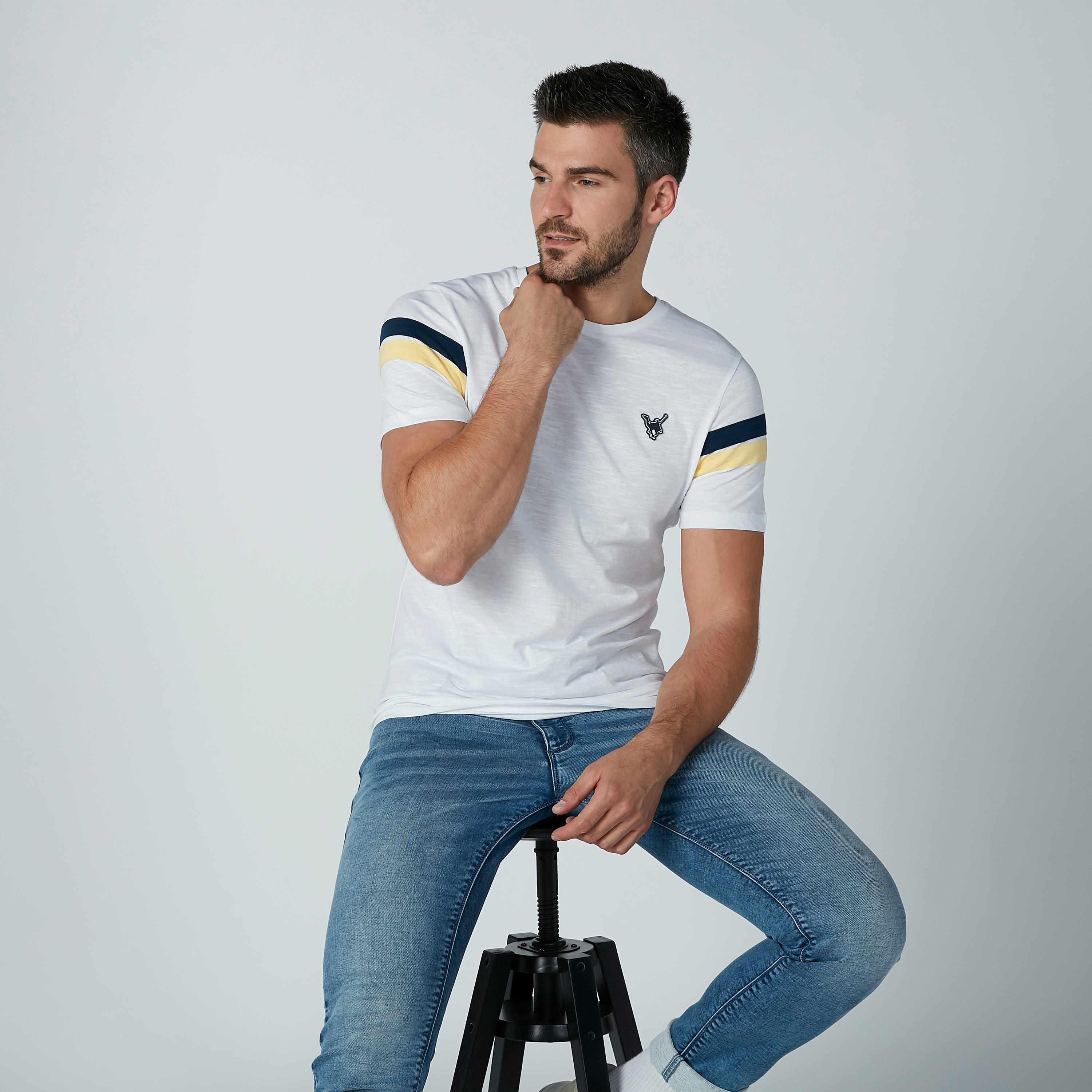 تيشيرت مستدام بياقة ضيّقة وأكمام قصيرة-men-clothing-tshirtsandpolos-tshirts-image-3