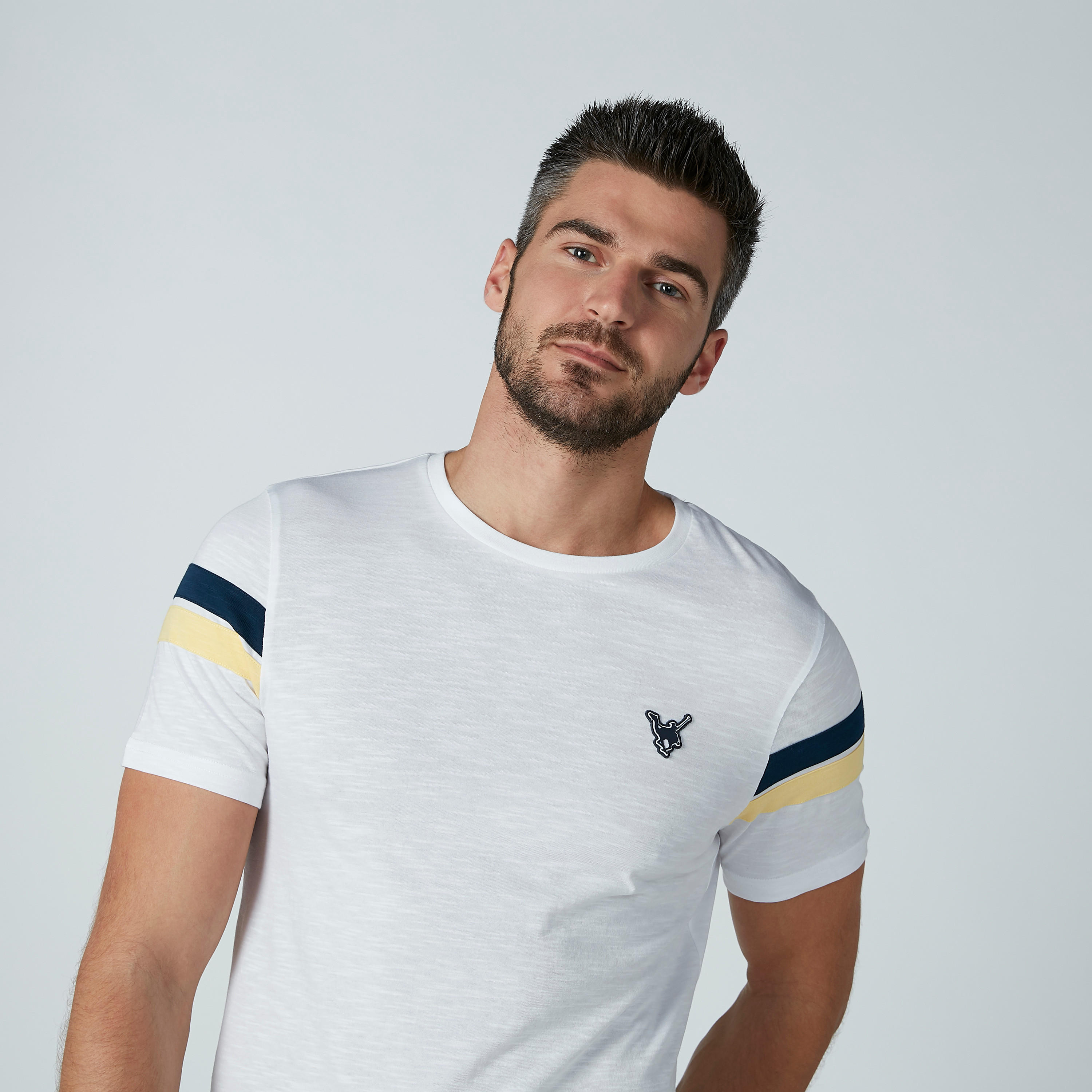 تيشيرت مستدام بياقة ضيّقة وأكمام قصيرة-men-clothing-tshirtsandpolos-tshirts-image-5