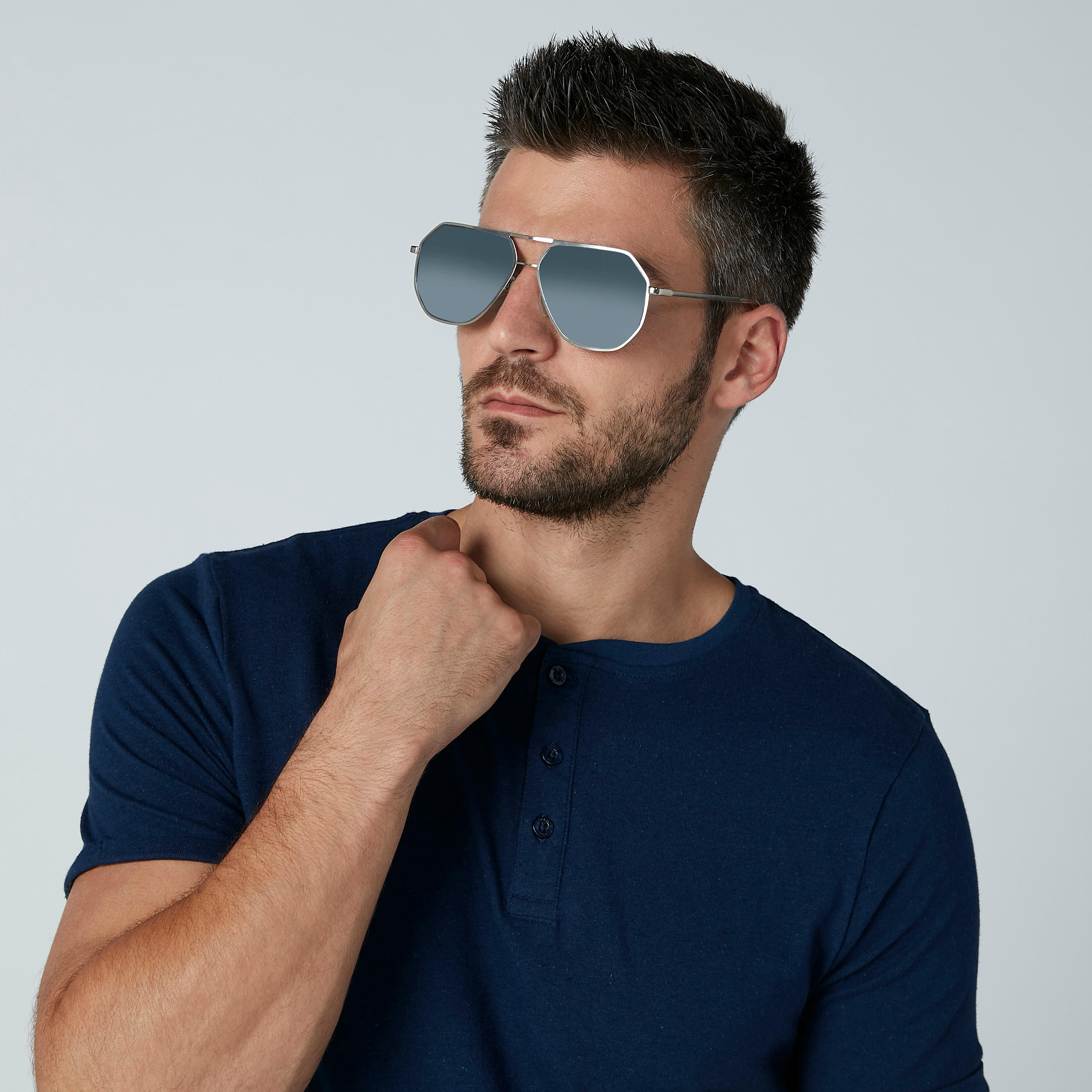 تيشيرت سادة بياقة هينلي وأكمام قصيرة-men-clothing-tshirtsandpolos-tshirts-image-3