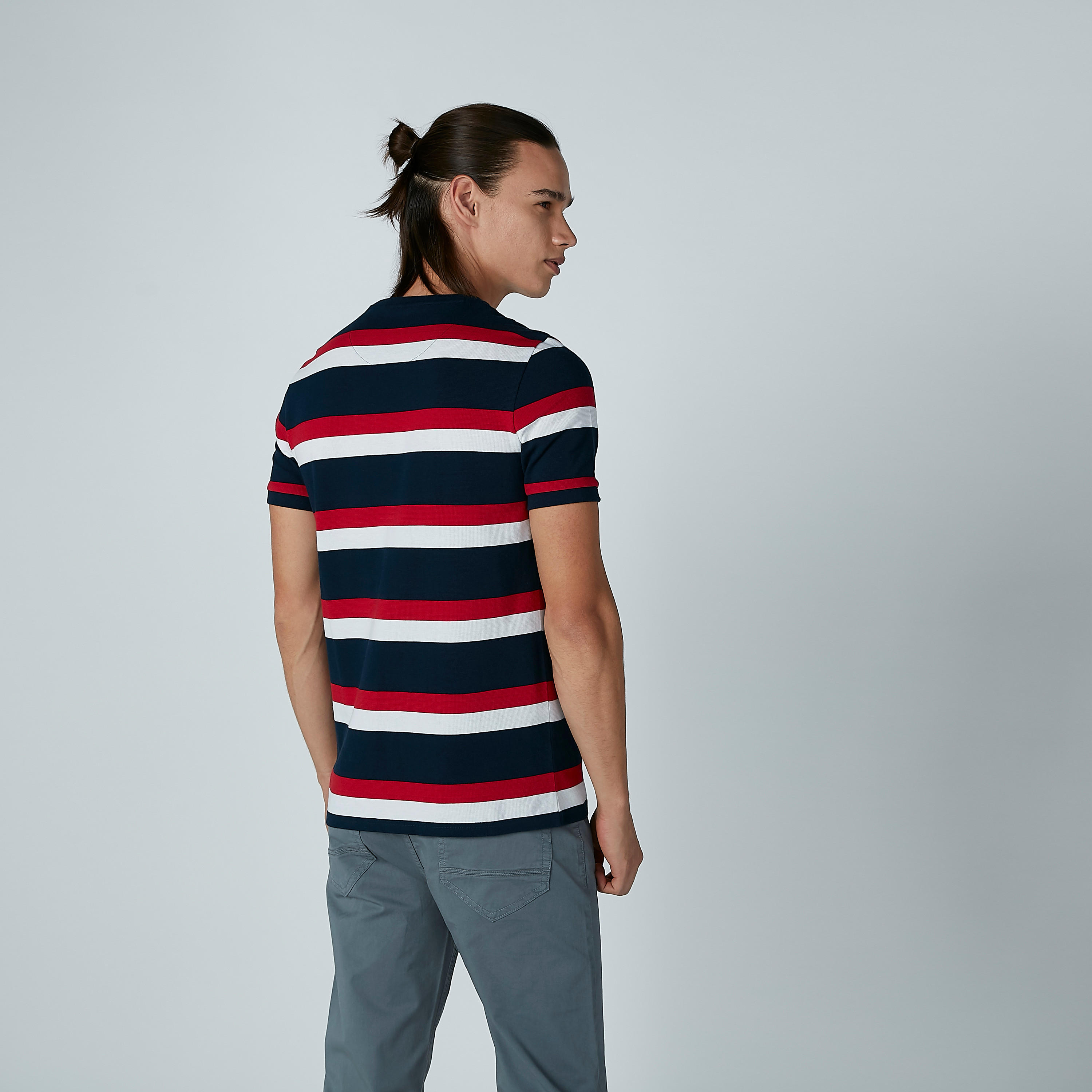 تيشيرت مستدام سليم مقلّم بياقة ضيّقة -men-clothing-tshirtsandpolos-tshirts-image-3