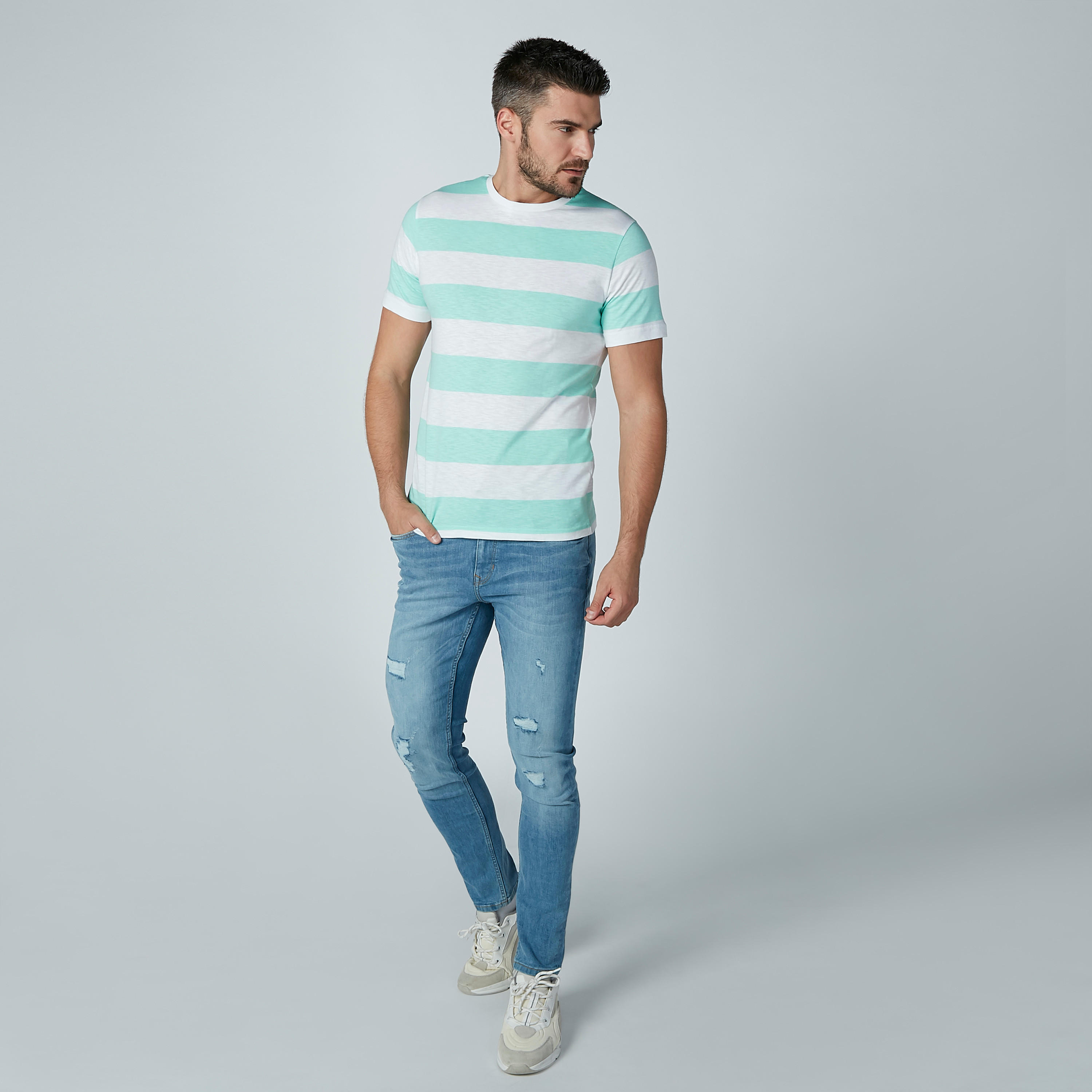 تيشيرت مقلّم بياقة مستديرة وأكمام قصيرة-men-clothing-tshirtsandpolos-tshirts-image-1