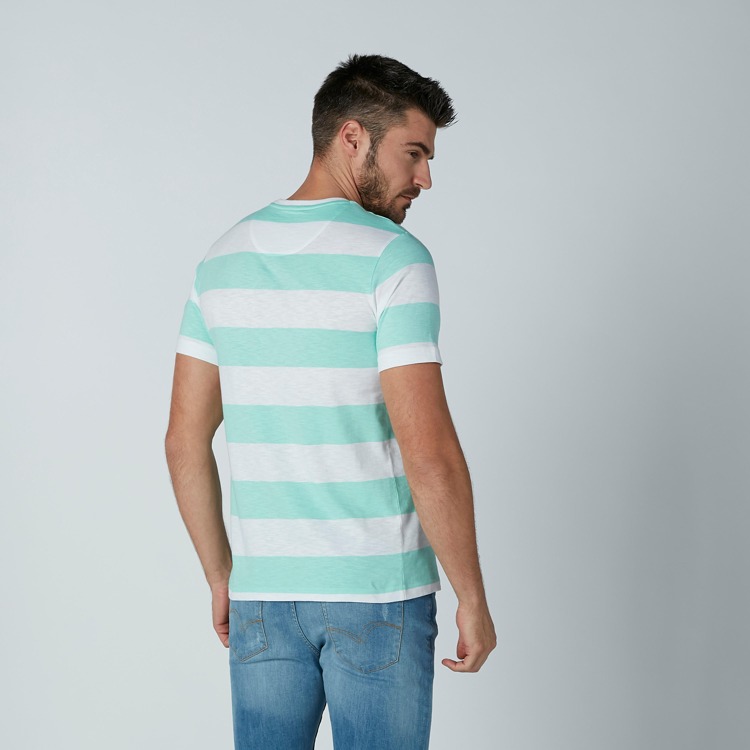تيشيرت مقلّم بياقة مستديرة وأكمام قصيرة-men-clothing-tshirtsandpolos-tshirts-image-4