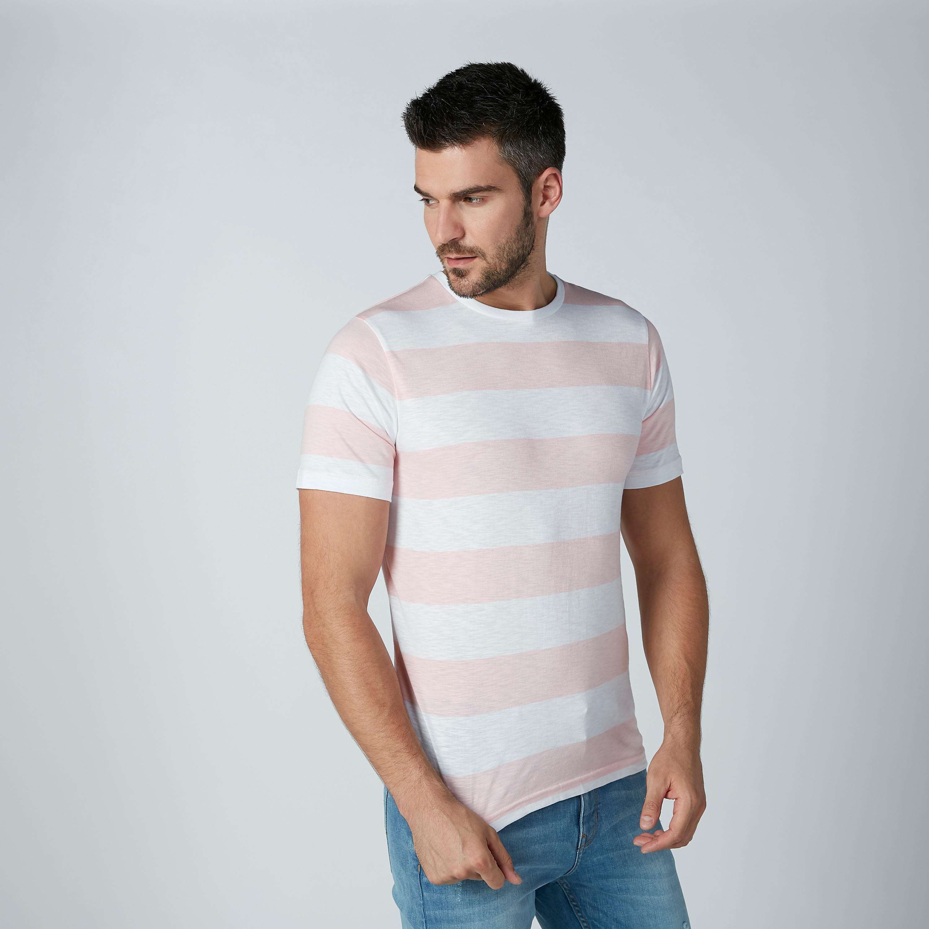 تيشيرت مقلّم بياقة مستديرة وأكمام قصيرة-men-clothing-tshirtsandpolos-tshirts-image-1