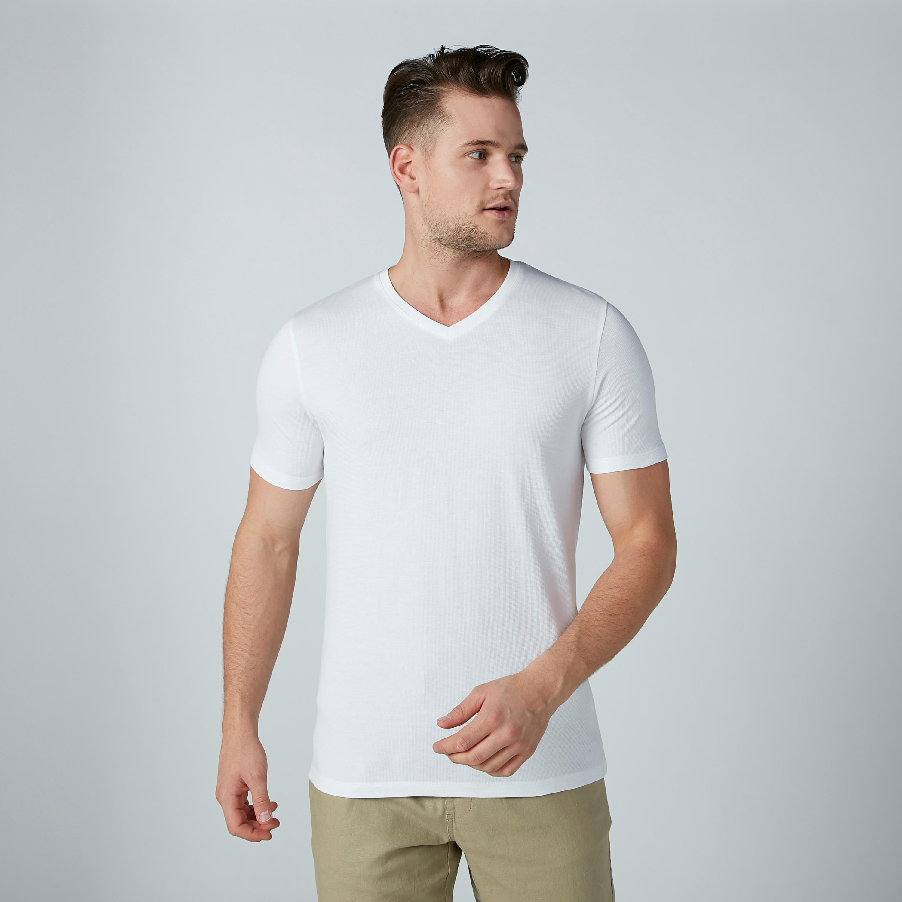 تيشيرت سادة بياقة V وأكمام قصيرة-men-clothing-tshirtsandpolos-tshirts-image-9