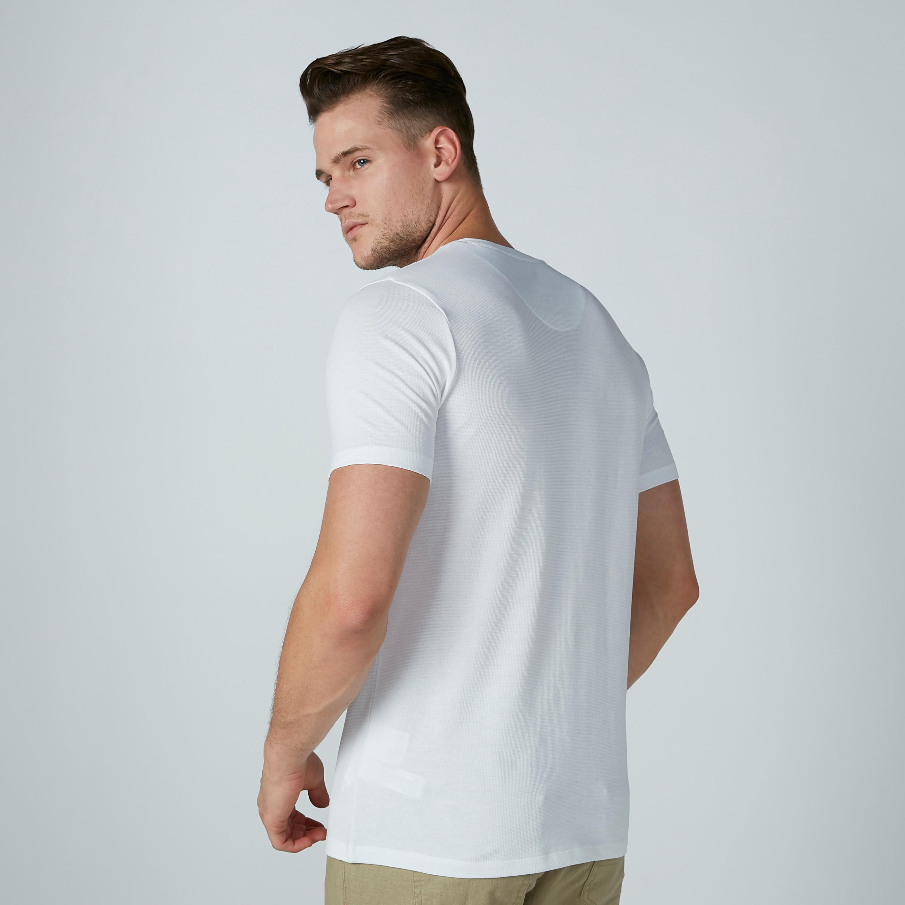 تيشيرت سادة بياقة V وأكمام قصيرة-men-clothing-tshirtsandpolos-tshirts-image-12