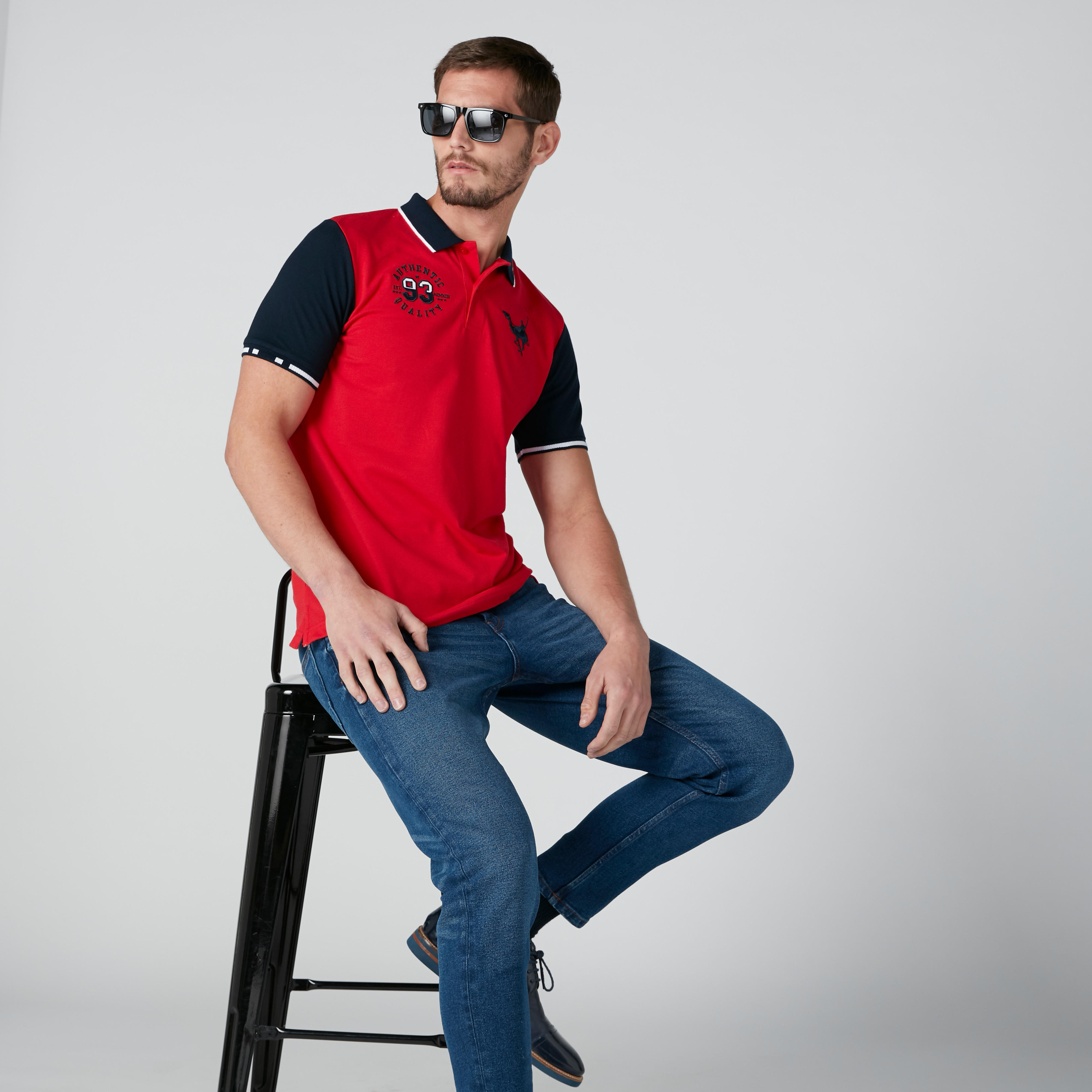 Sustainable Embroidered T-Shirt in Slim Fit with Polo Neck-men-clothing-tshirtsandpolos-polos-image-3