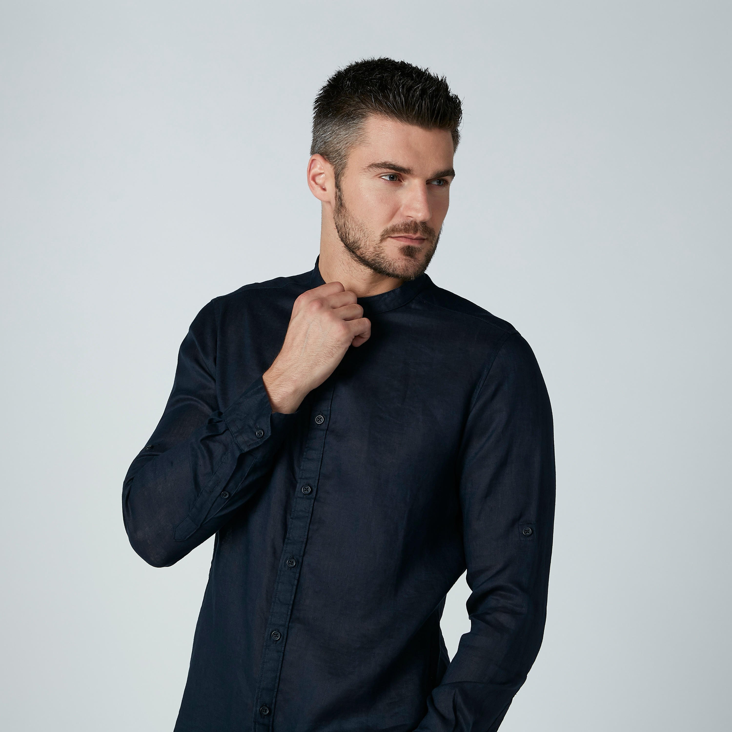 قميص بأكمام طويلة وياقة ماندارين وأزرار-men-clothing-shirts-image-3