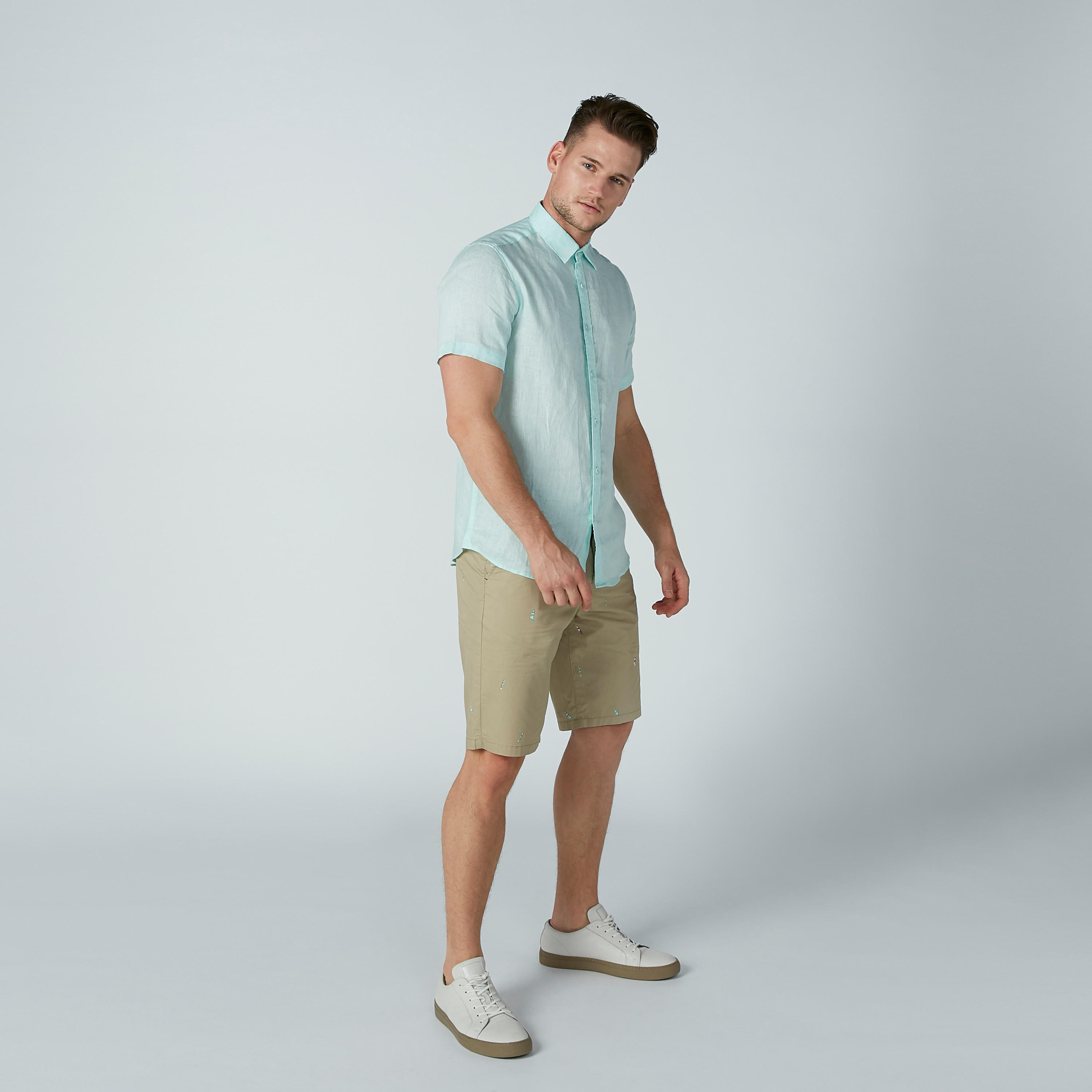 قميص كاجوال سادة بأكمام قصيرة وأزرار-men-clothing-shirts-image-3
