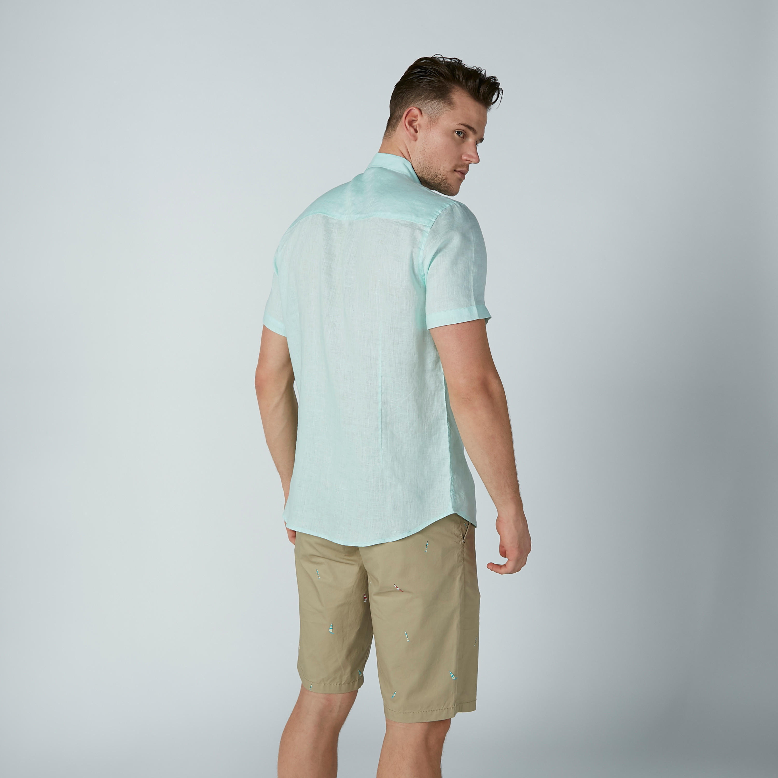 قميص كاجوال سادة بأكمام قصيرة وأزرار-men-clothing-shirts-image-4