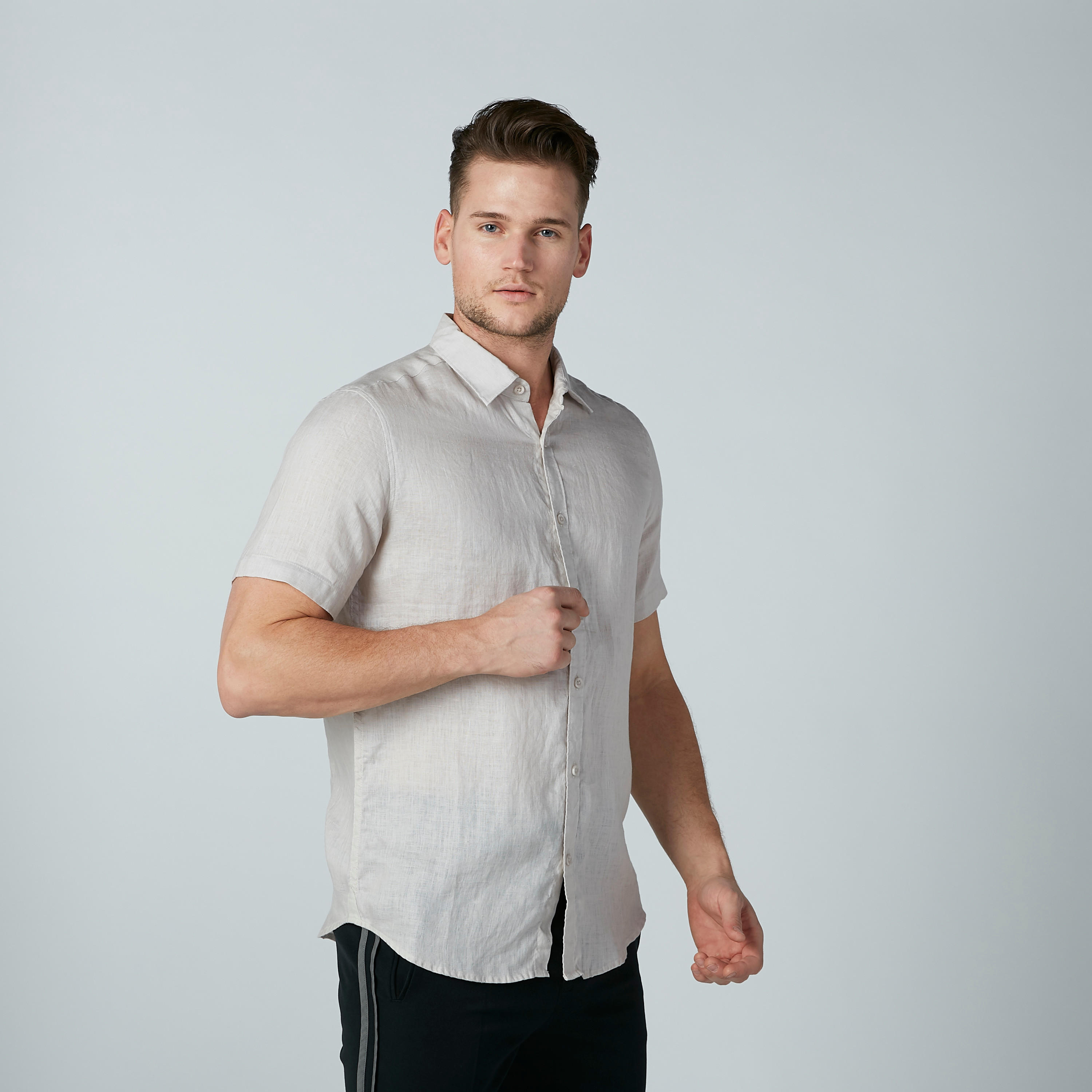 قميص سادة بياقة عاديّة وأزرار-men-clothing-shirts-image-1