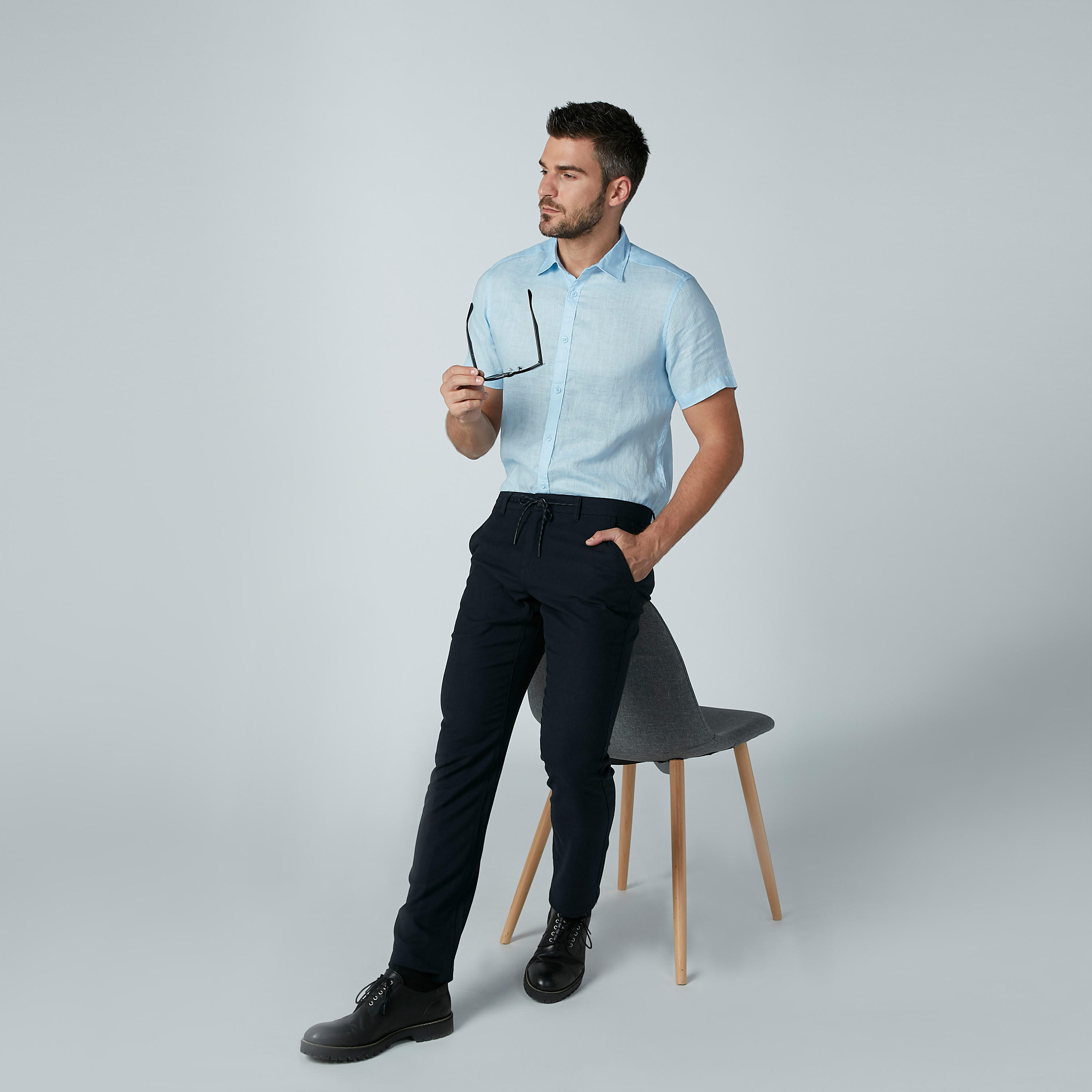قميص سادة بأكمام قصيرة وأزرار-men-clothing-shirts-image-1