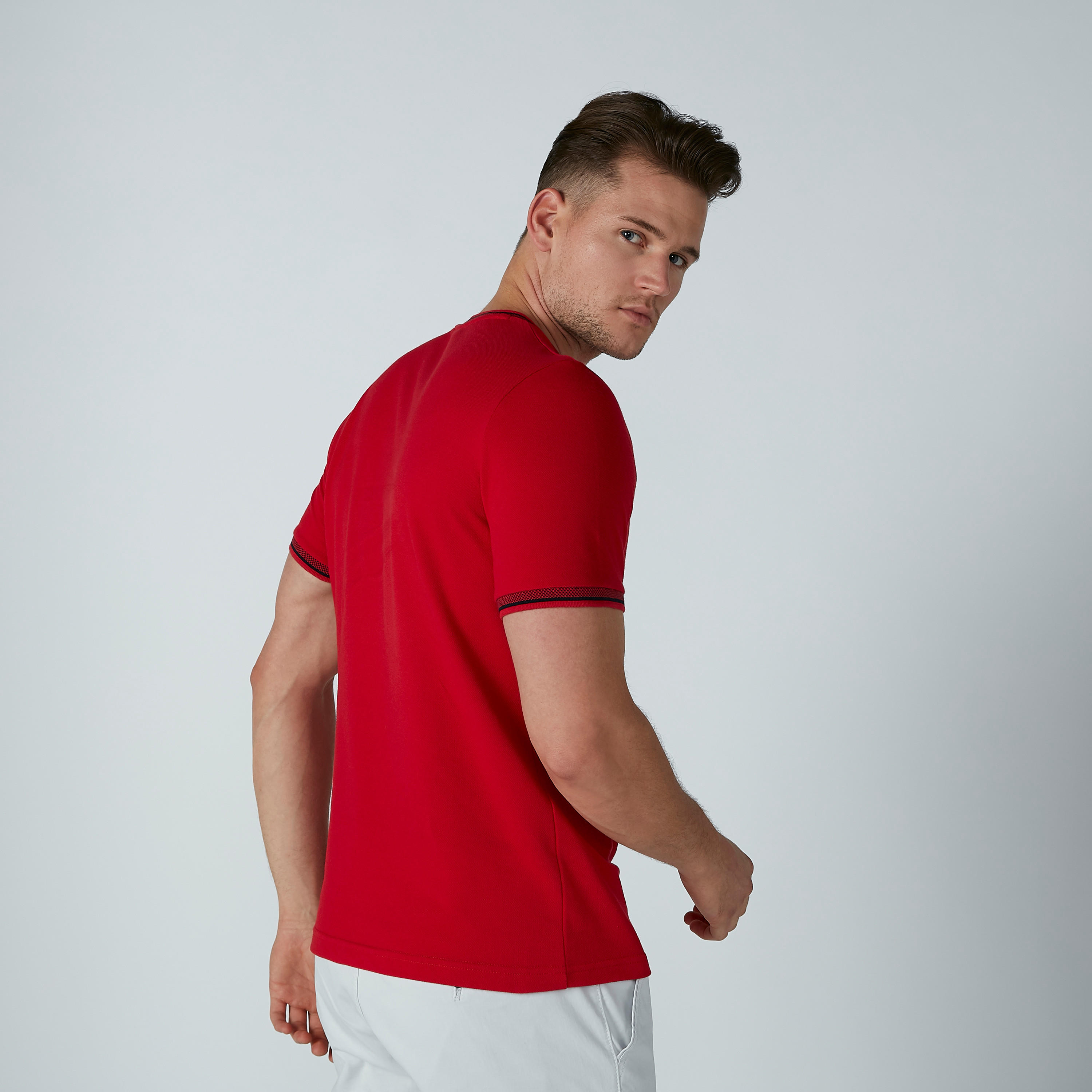 قميص سادة بياقة مستديرة وأكمام قصيرة-men-clothing-tshirtsandpolos-tshirts-image-2