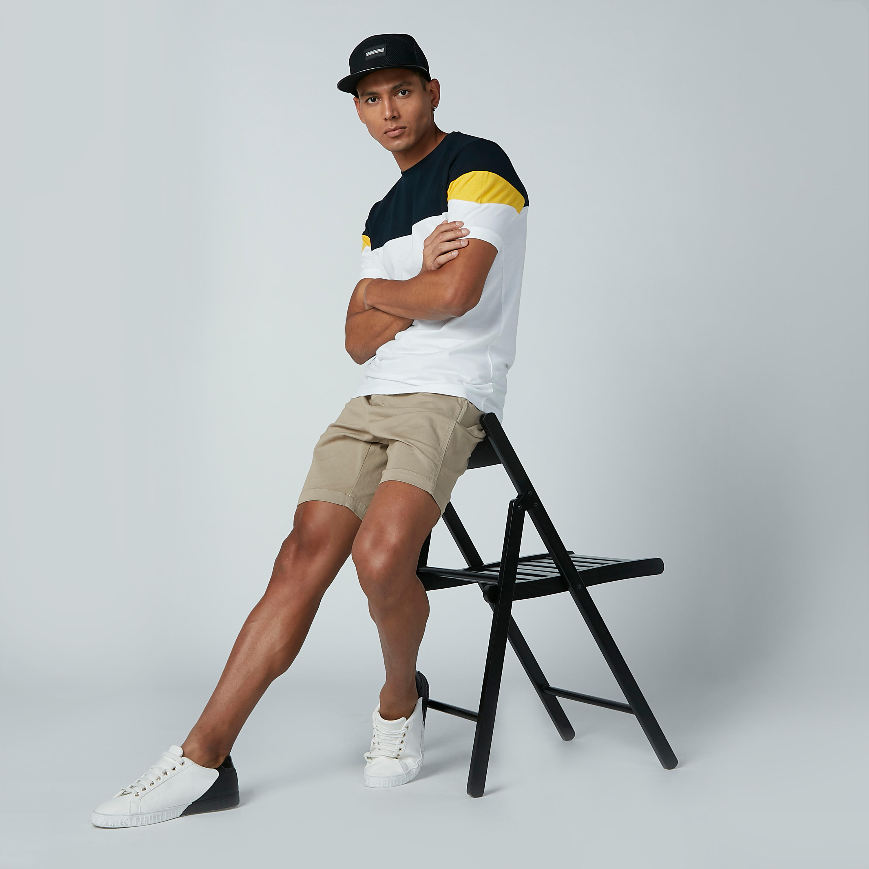 تيشيرت بياقة مستديرة وأكمام قصيرة-men-clothing-tshirtsandpolos-tshirts-image-1