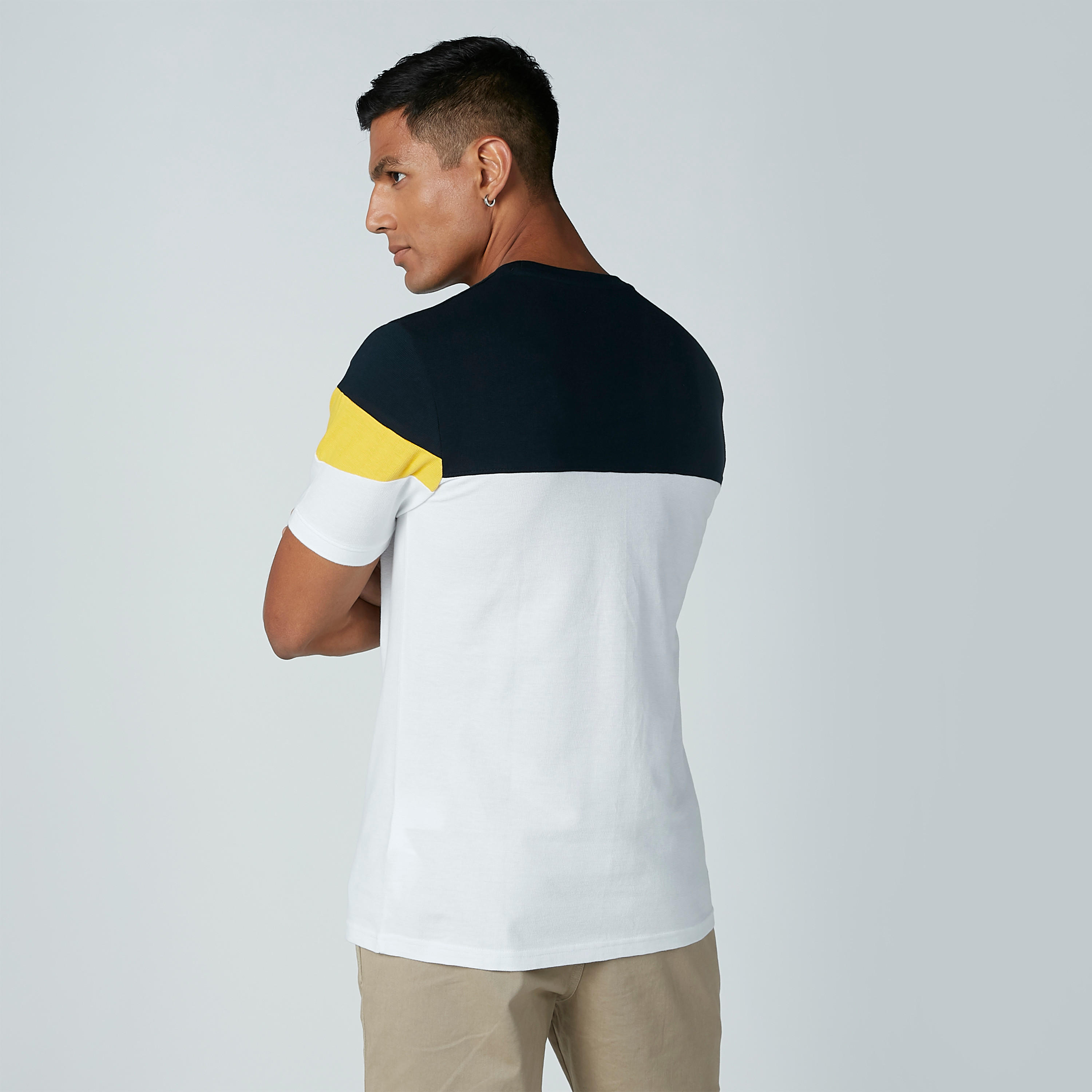 تيشيرت بياقة مستديرة وأكمام قصيرة-men-clothing-tshirtsandpolos-tshirts-image-3