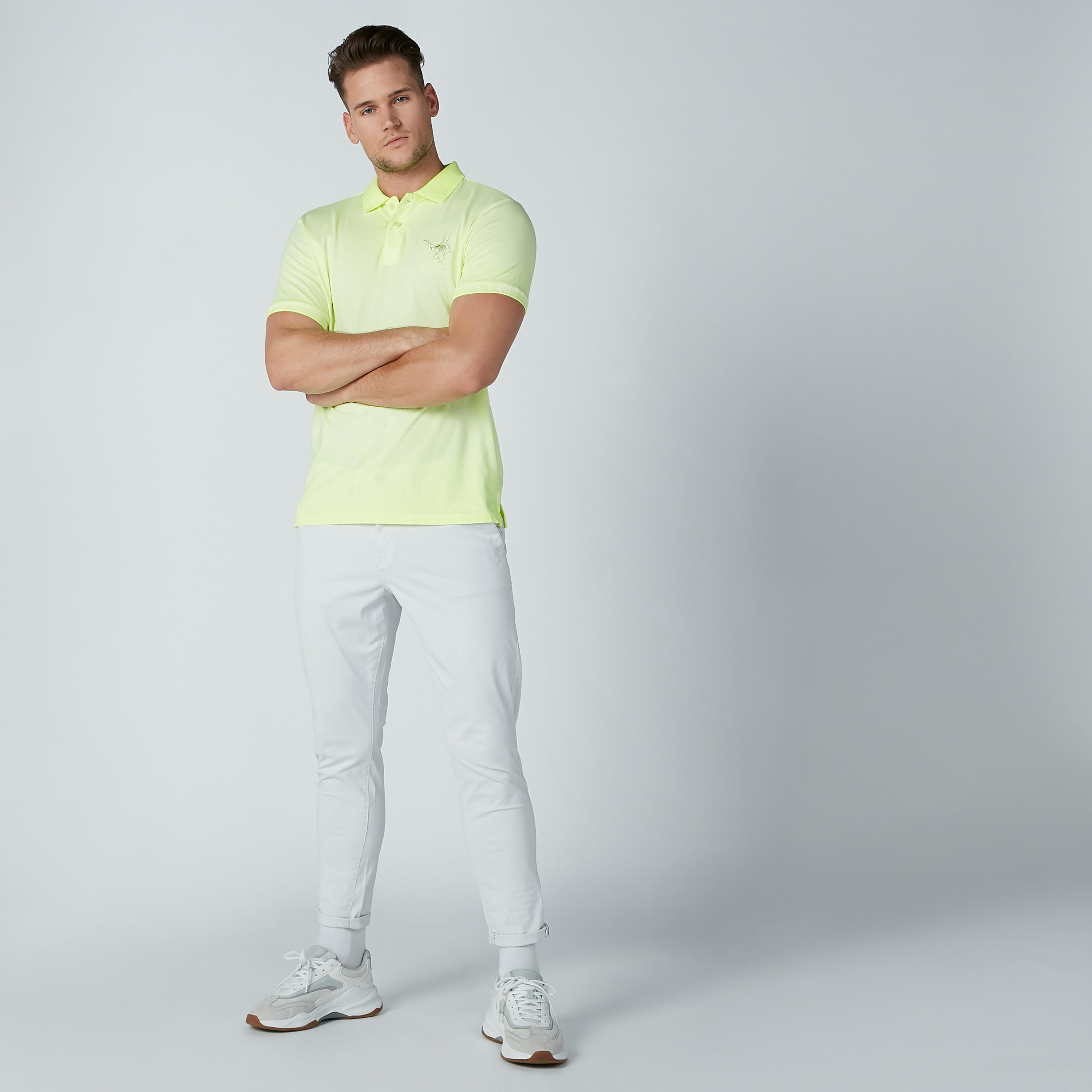 تيشيرت مطرّز بياقة بولو وأكمام قصيرة-men-clothing-tshirtsandpolos-polos-image-2