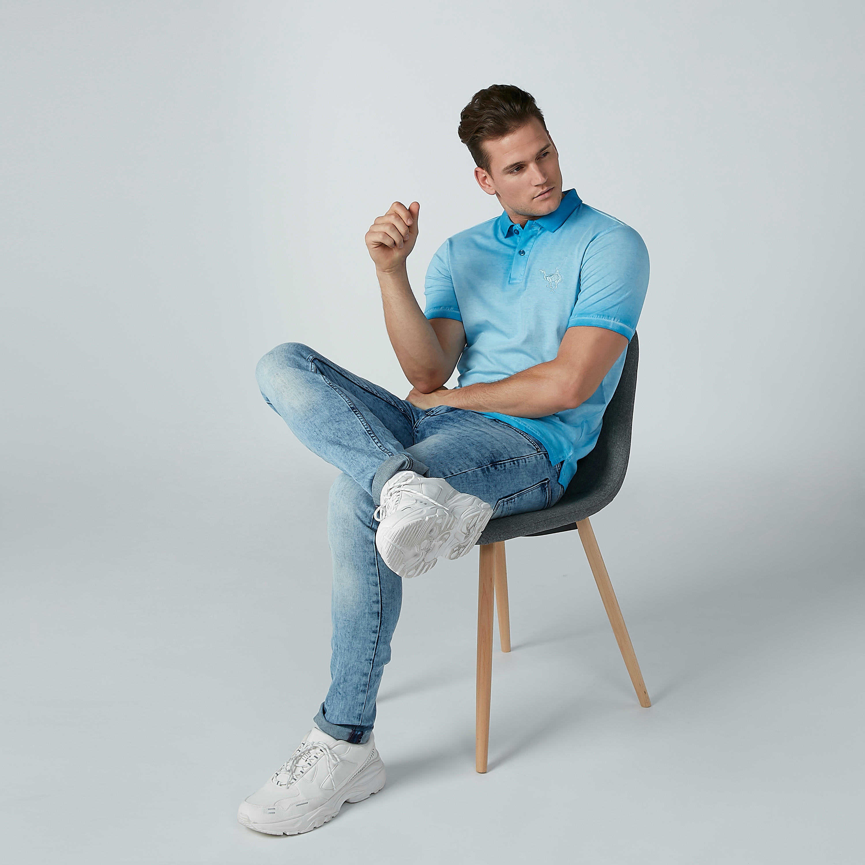 تيشيرت مطرّز بياقة بولو وأكمام قصيرة-men-clothing-tshirtsandpolos-polos-image-1