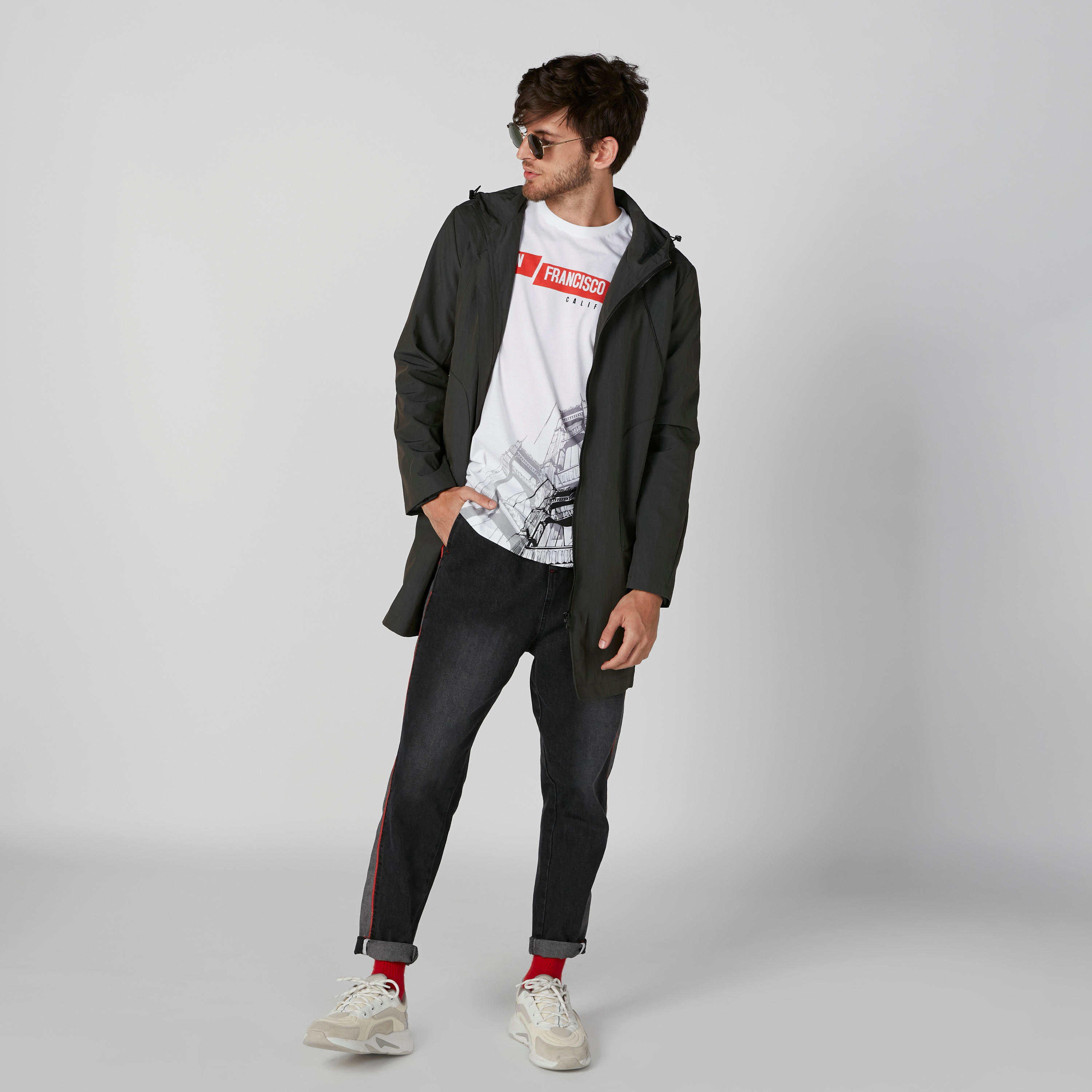 تيشيرت بطبعات وياقة مستديرة وأكمام قصيرة-men-clothing-tshirtsandpolos-tshirts-image-4