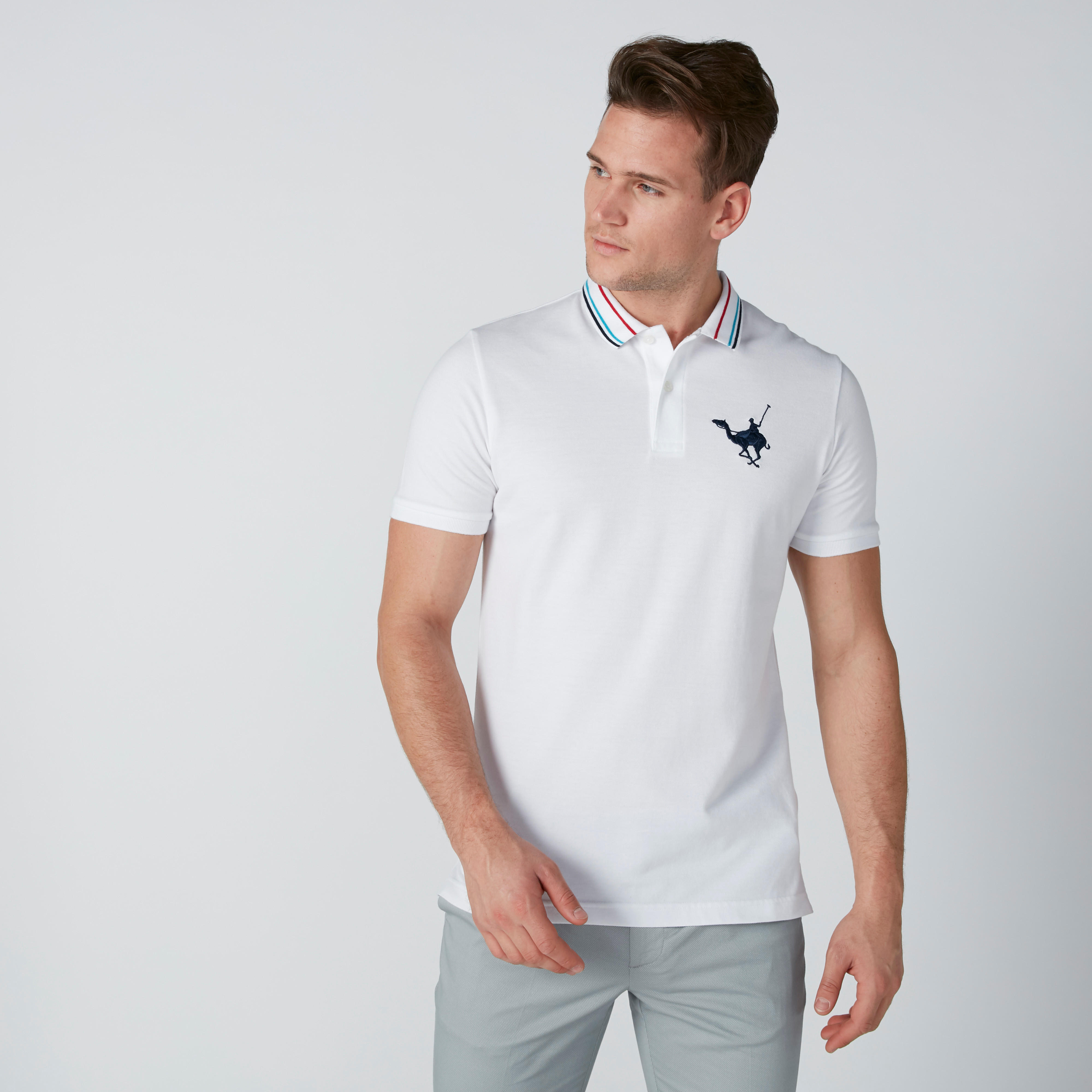 تيشيرت مطرّز بياقة بولو وأكمام قصيرة-men-clothing-tshirtsandpolos-polos-image-2