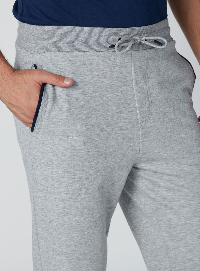 بنطال رياضي برباط وجيوب-men-clothing-bottoms-joggers-image-1