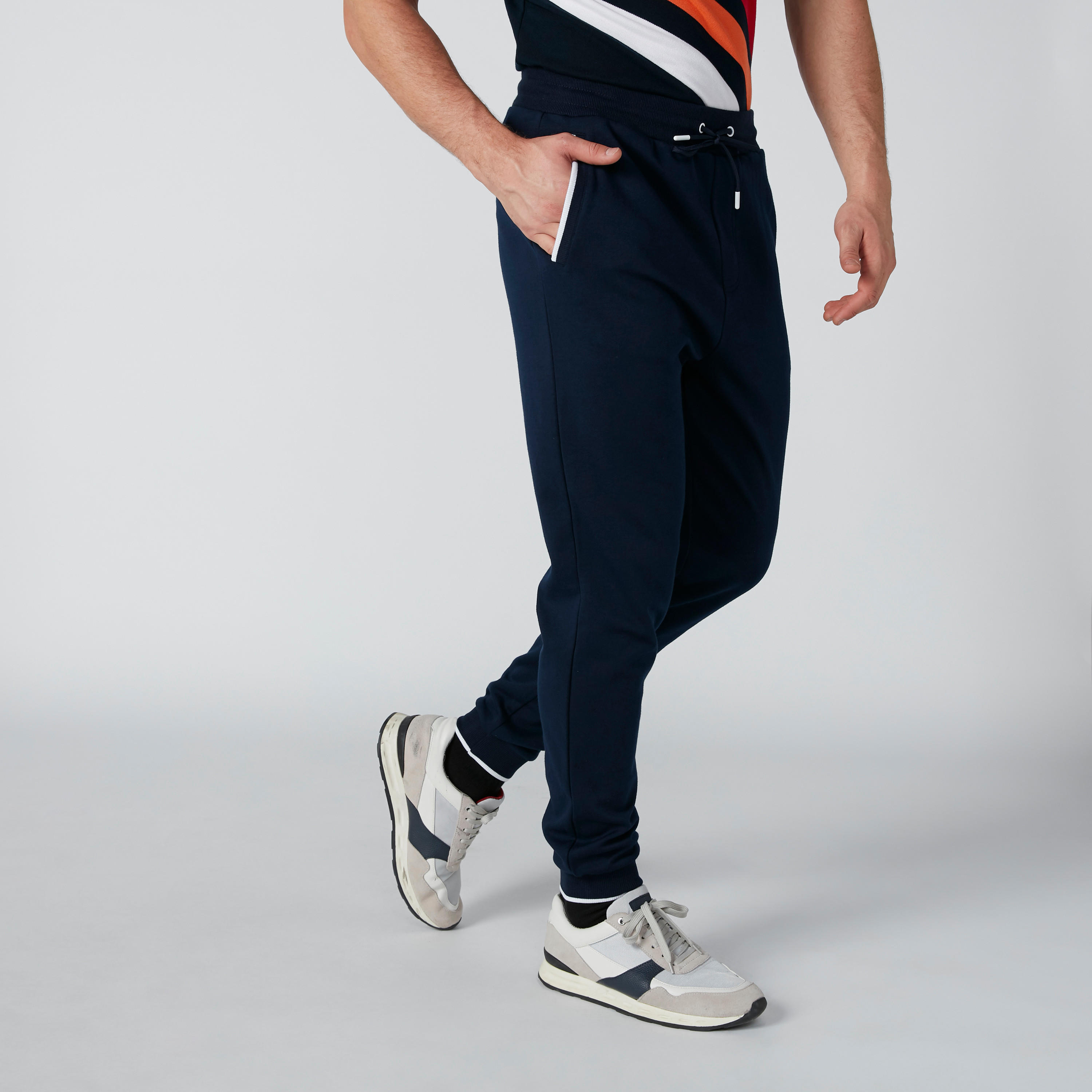 بنطال رياضي بقصة عادية وجيوب-men-clothing-bottoms-joggers-image-5