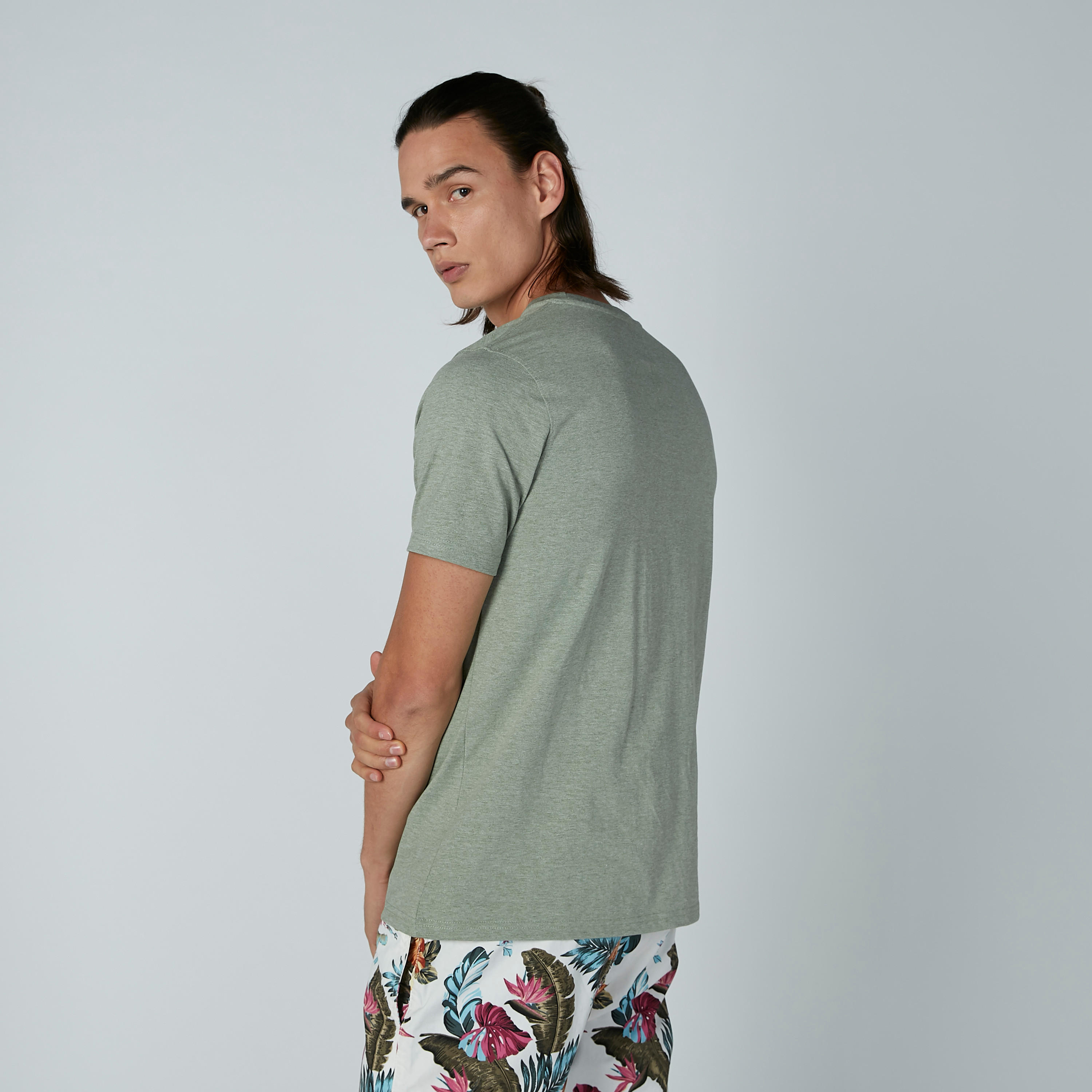 تيشيرت سادة بياقة مستديرة وأكمام قصيرة-men-clothing-tshirtsandpolos-tshirts-image-2
