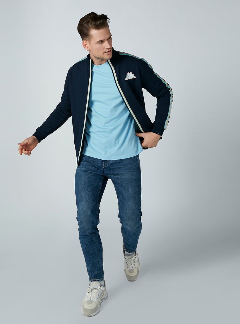 تيشيرت سادة بياقة ضيّقة وأكمام قصيرة-men-clothing-tshirtsandpolos-tshirts-image-2