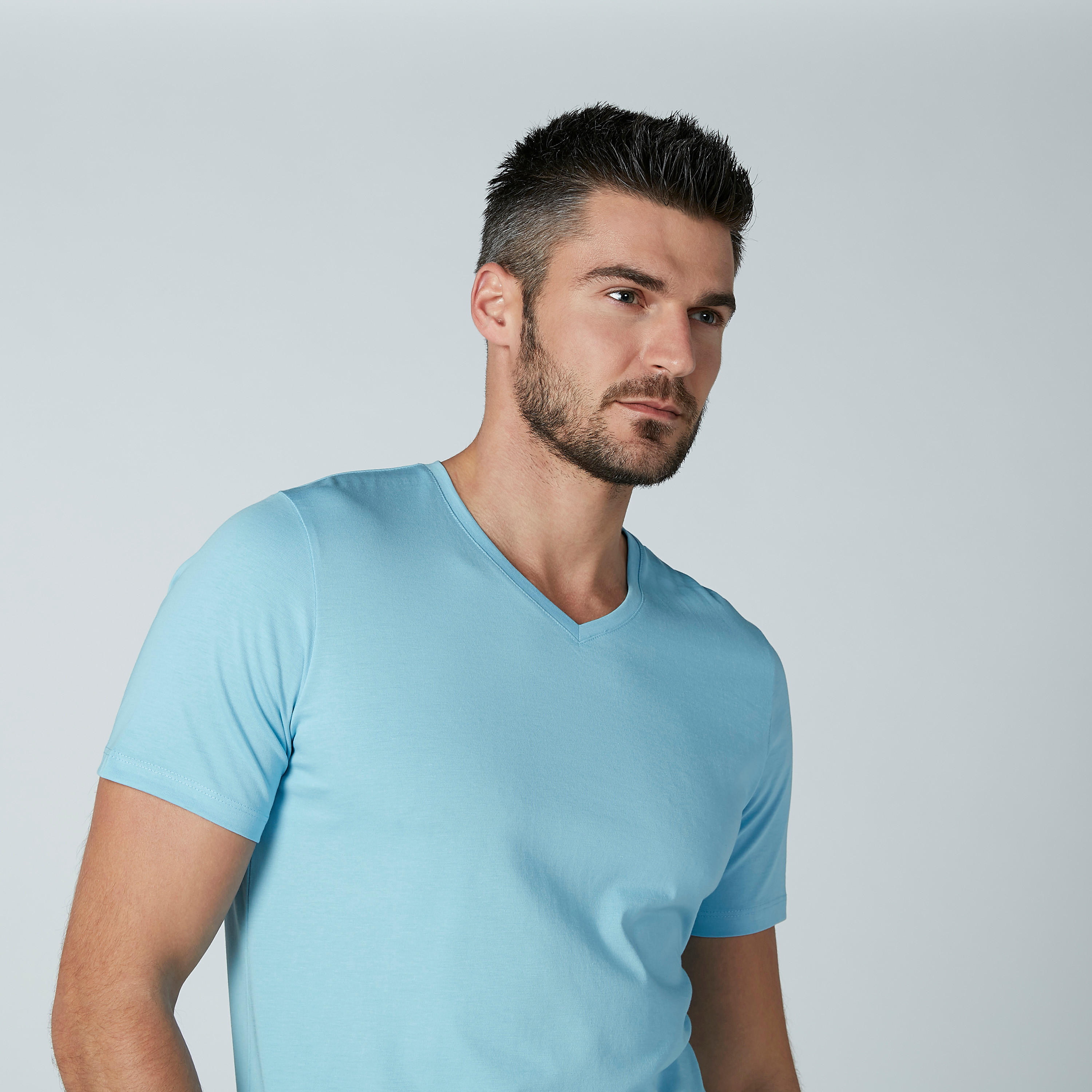 تيشيرت سادة بياقة V وأكمام قصيرة-men-clothing-tshirtsandpolos-tshirts-image-3
