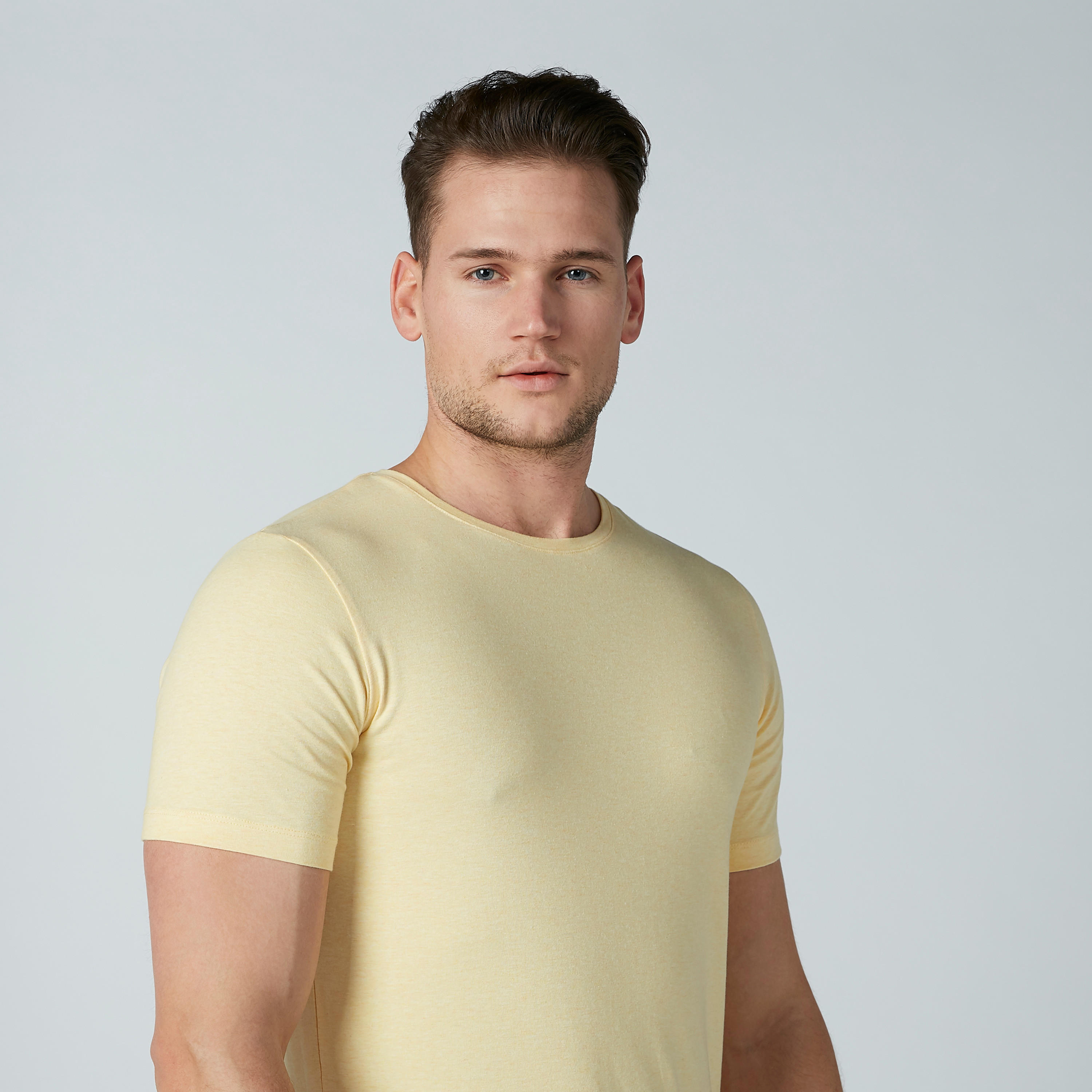 تيشيرت سادة بياقة مستديرة وأكمام قصيرة-men-clothing-tshirtsandpolos-tshirts-image-2