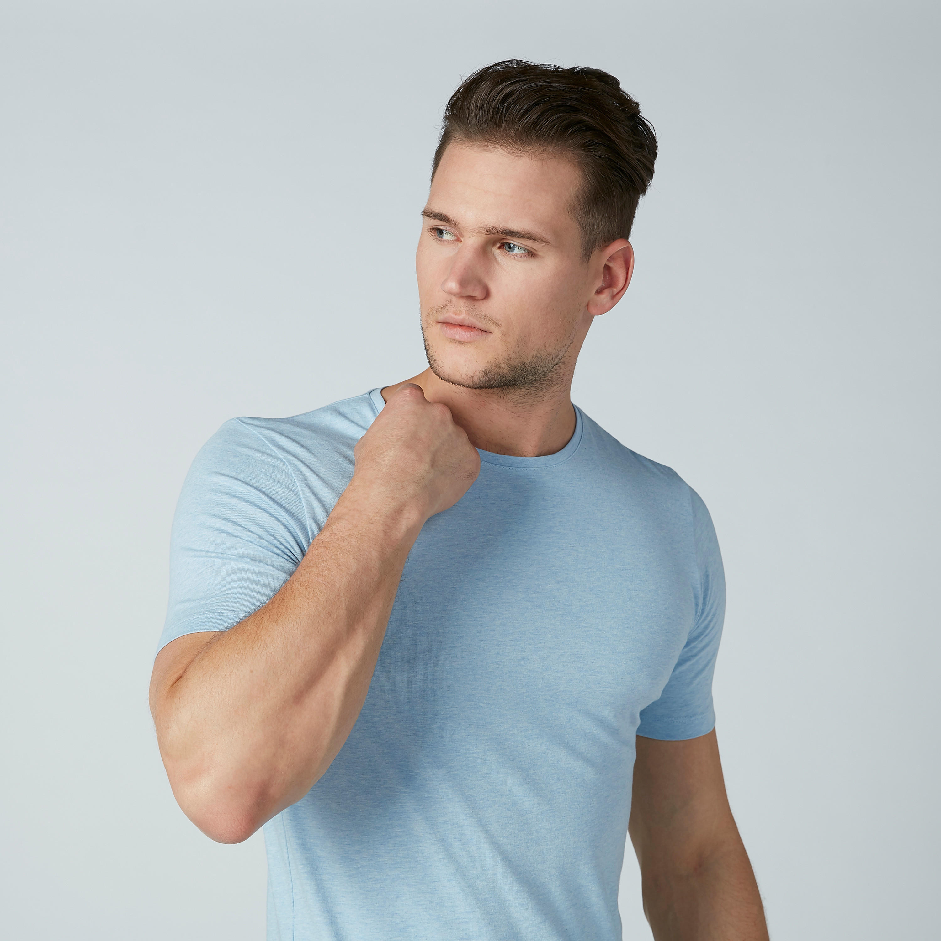تيشيرت سادة بياقة ضيّقة وأكمام قصيرة-men-clothing-tshirtsandpolos-tshirts-image-3