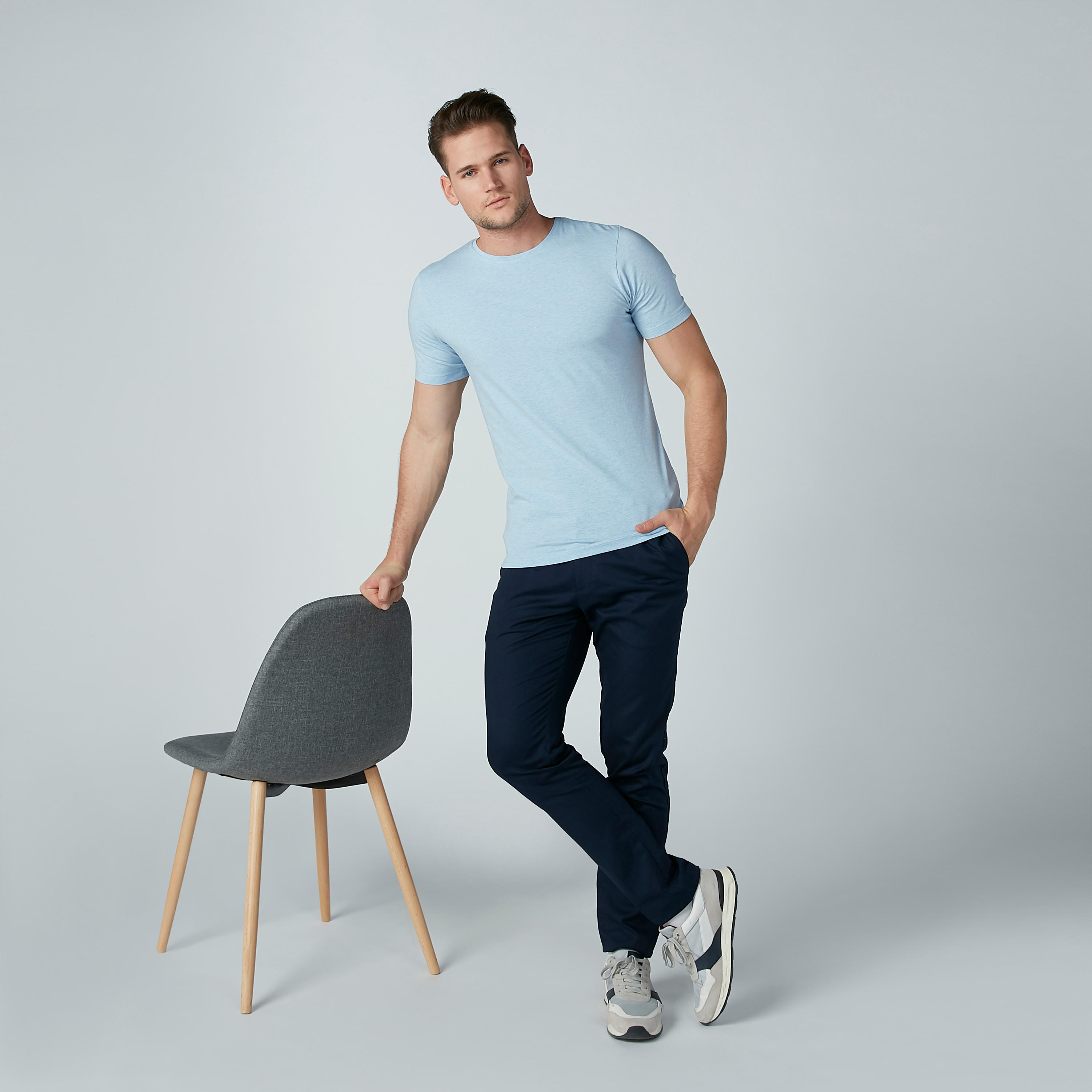 تيشيرت سادة بياقة ضيّقة وأكمام قصيرة-men-clothing-tshirtsandpolos-tshirts-image-2