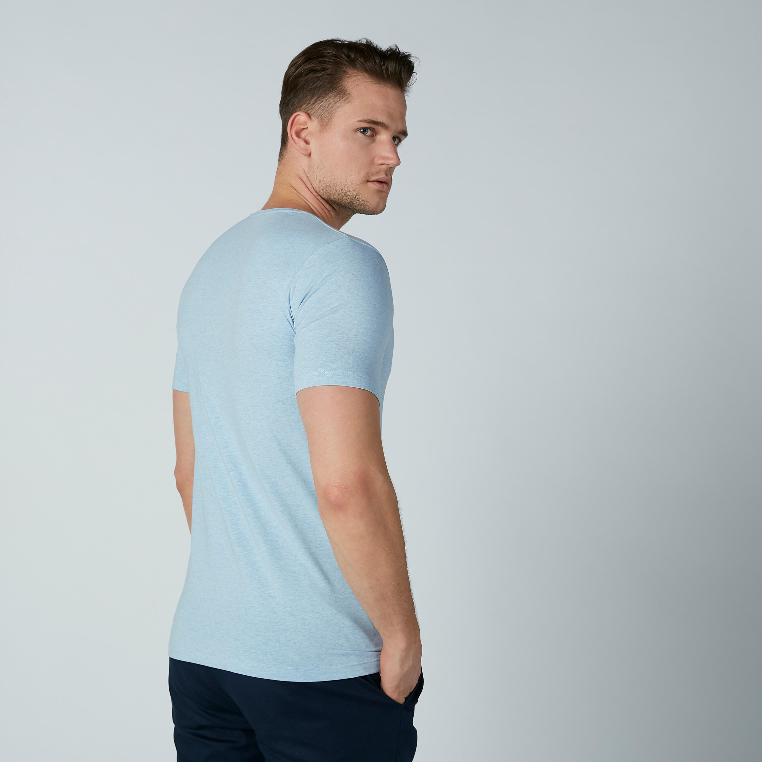 تيشيرت سادة بياقة ضيّقة وأكمام قصيرة-men-clothing-tshirtsandpolos-tshirts-image-1