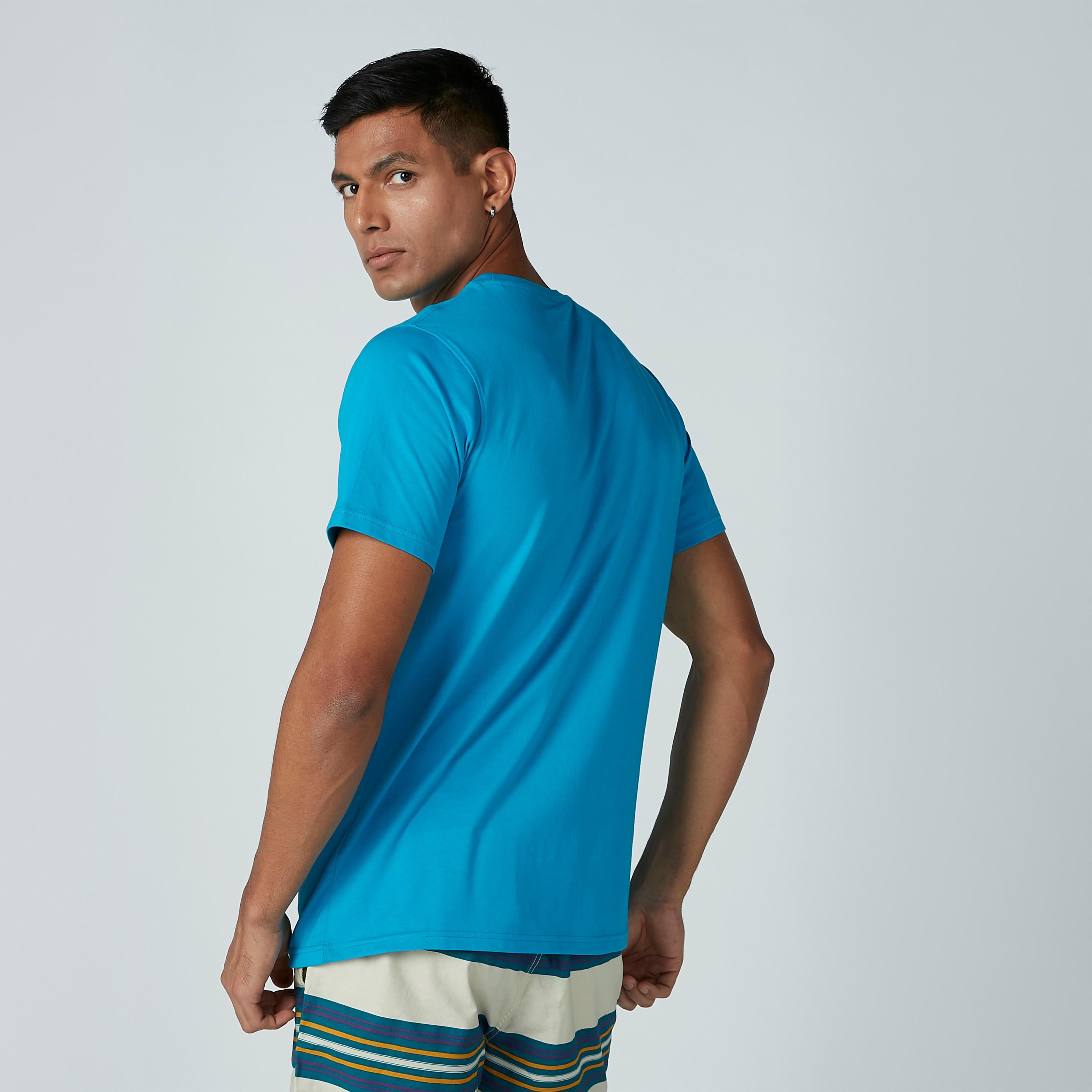 تيشرت سادة بياقة مستديرة وأكمام قصيرة-men-clothing-tshirtsandpolos-tshirts-image-1