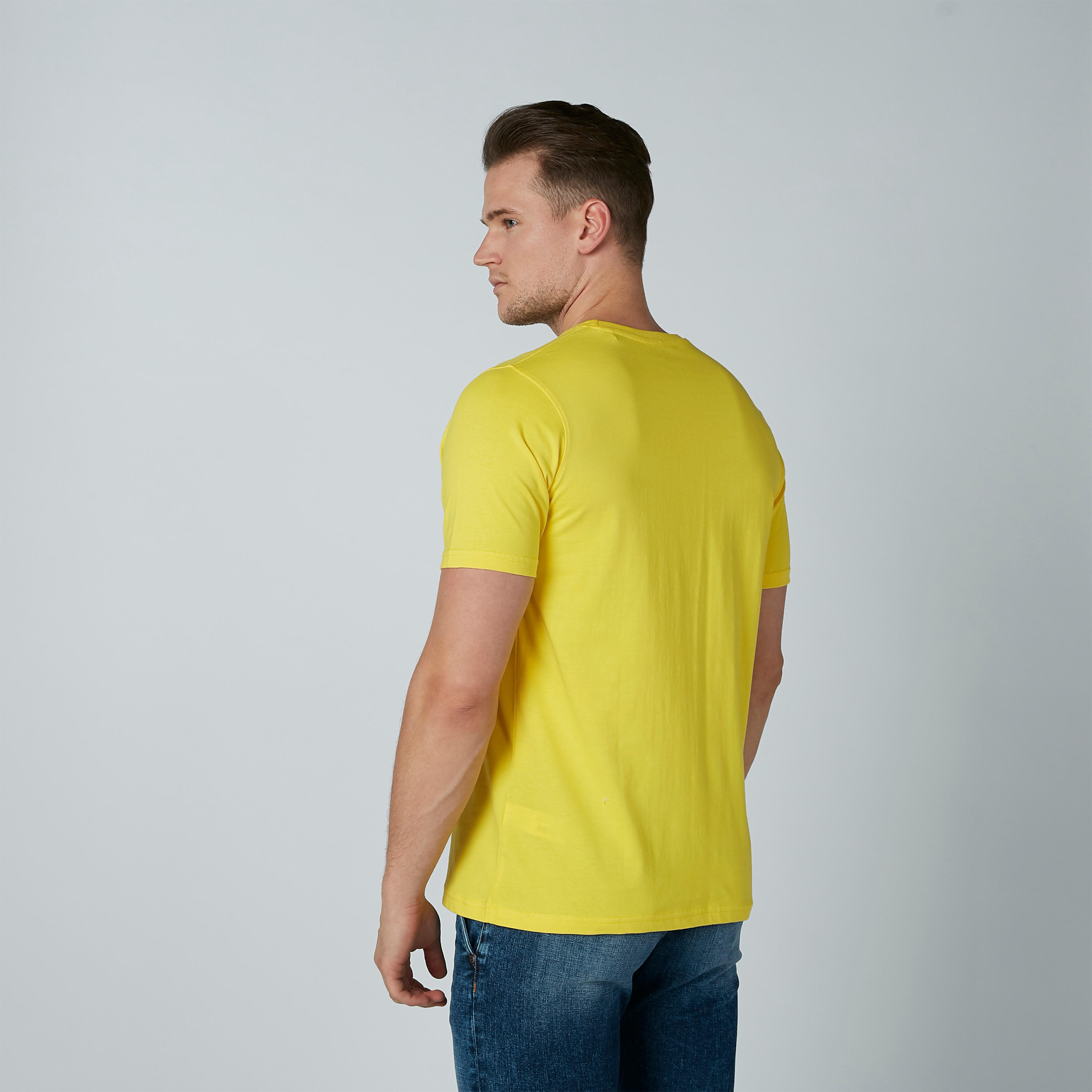 تيشرت سادة بياقة مستديرة وأكمام قصيرة-men-clothing-tshirtsandpolos-tshirts-image-4