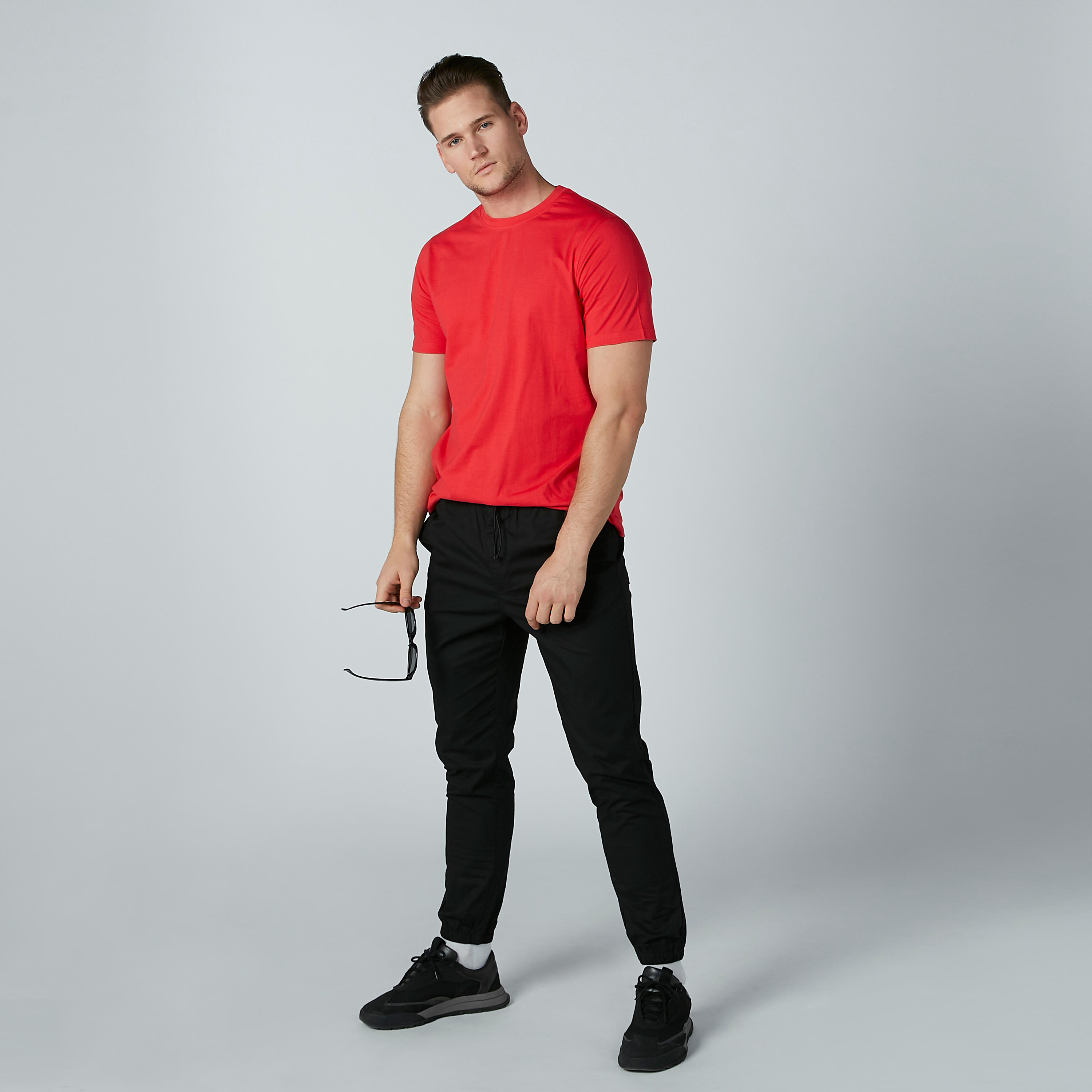 تيشيرت سادة بياقة مستديرة وأكمام قصيرة-men-clothing-tshirtsandpolos-tshirts-image-2