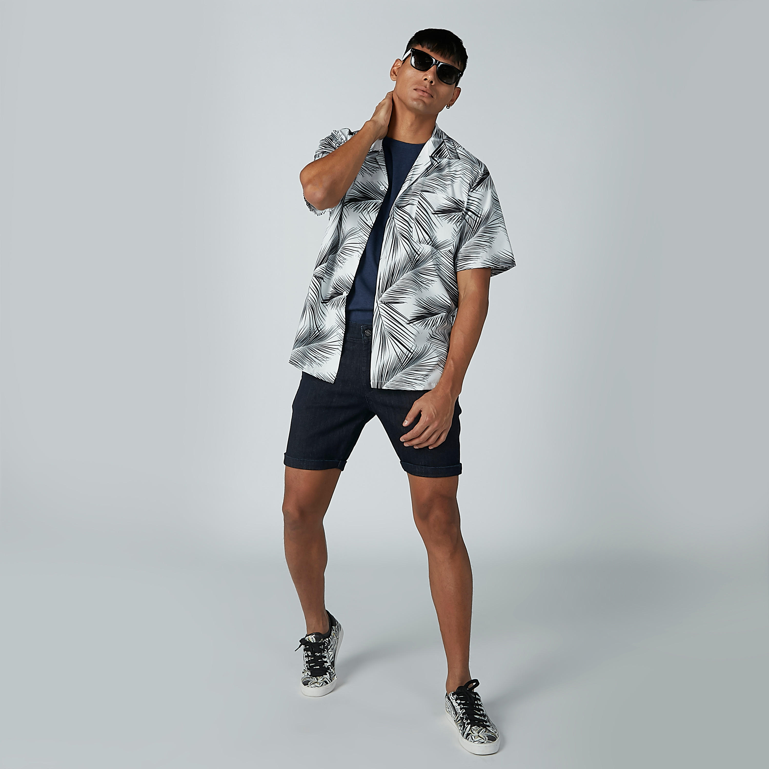 تيشرت سادة بياقة مستديرة وأكمام قصيرة-men-clothing-tshirtsandpolos-tshirts-image-4