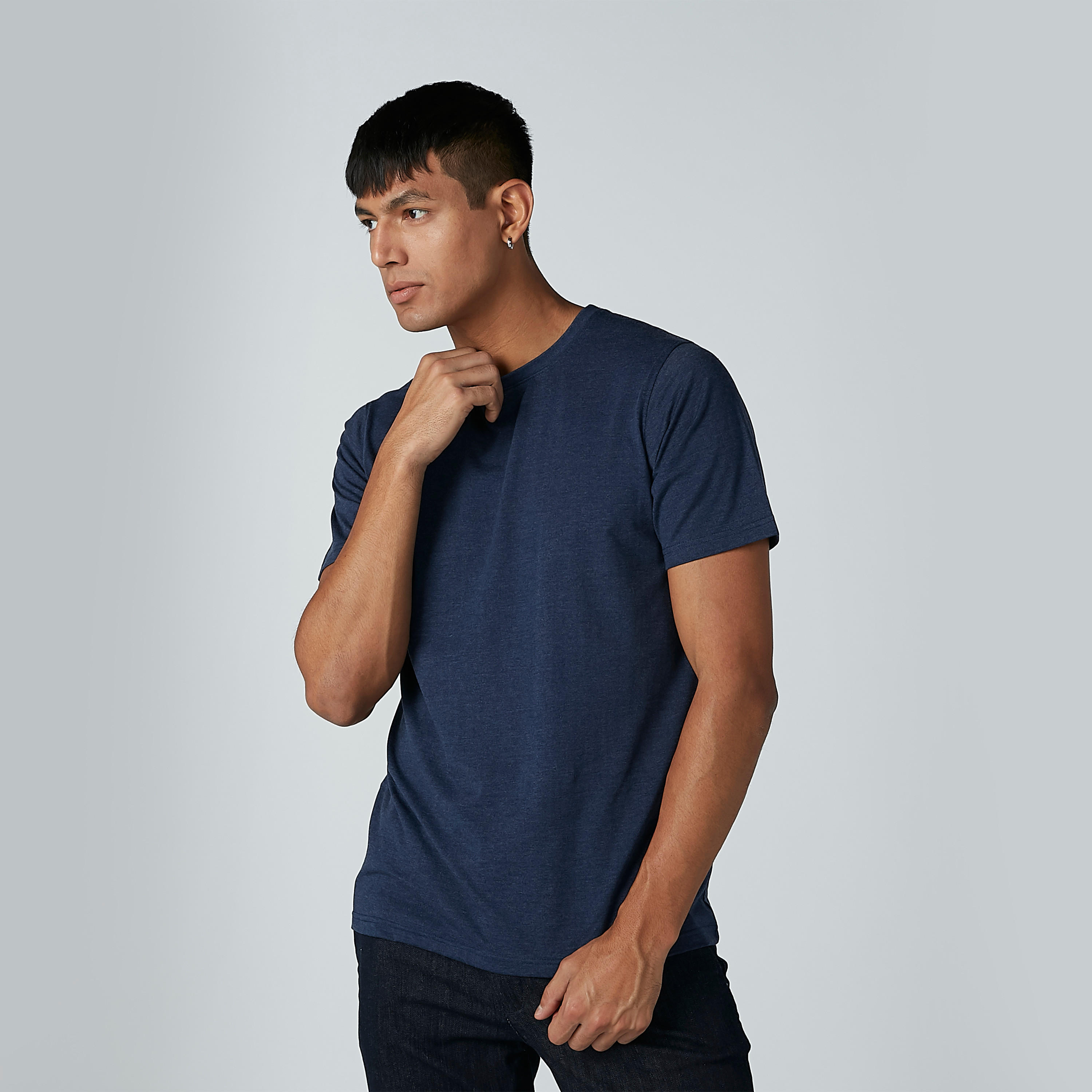 تيشرت سادة بياقة مستديرة وأكمام قصيرة-men-clothing-tshirtsandpolos-tshirts-image-3