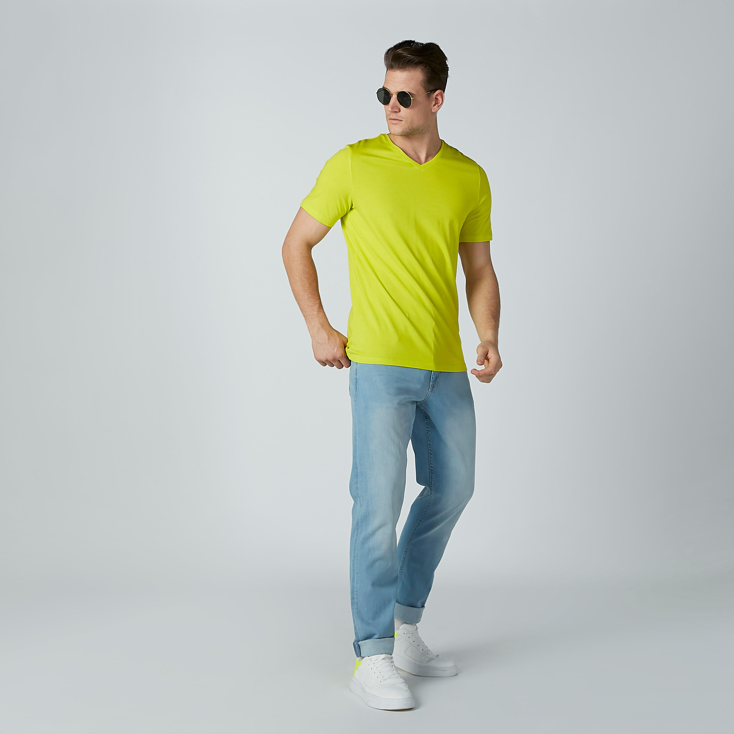 تيشيرت سادة بياقة V وأكمام قصيرة-men-clothing-tshirtsandpolos-tshirts-image-1
