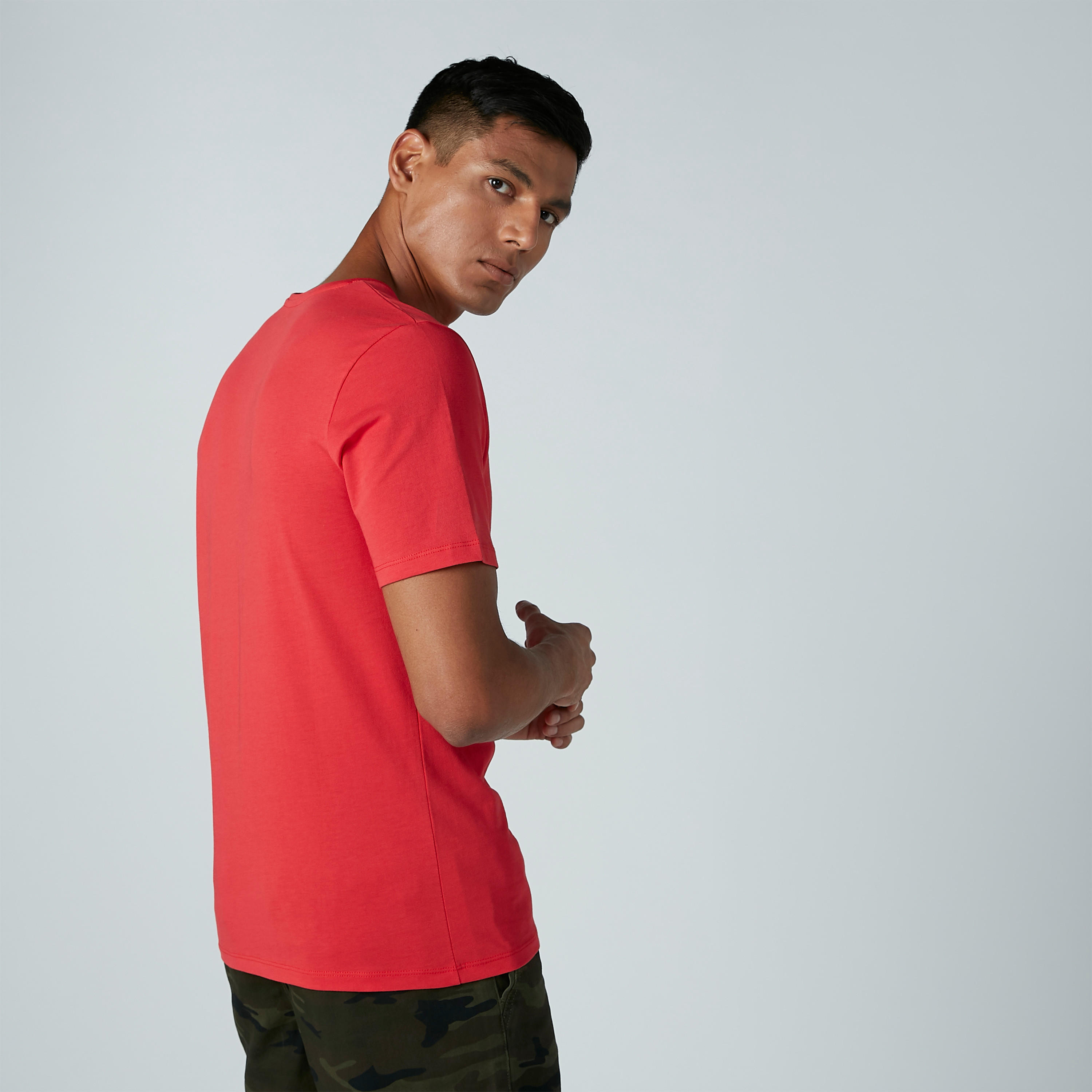 تيشيرت سادة بياقة V وأكمام قصيرة-men-clothing-tshirtsandpolos-tshirts-image-4