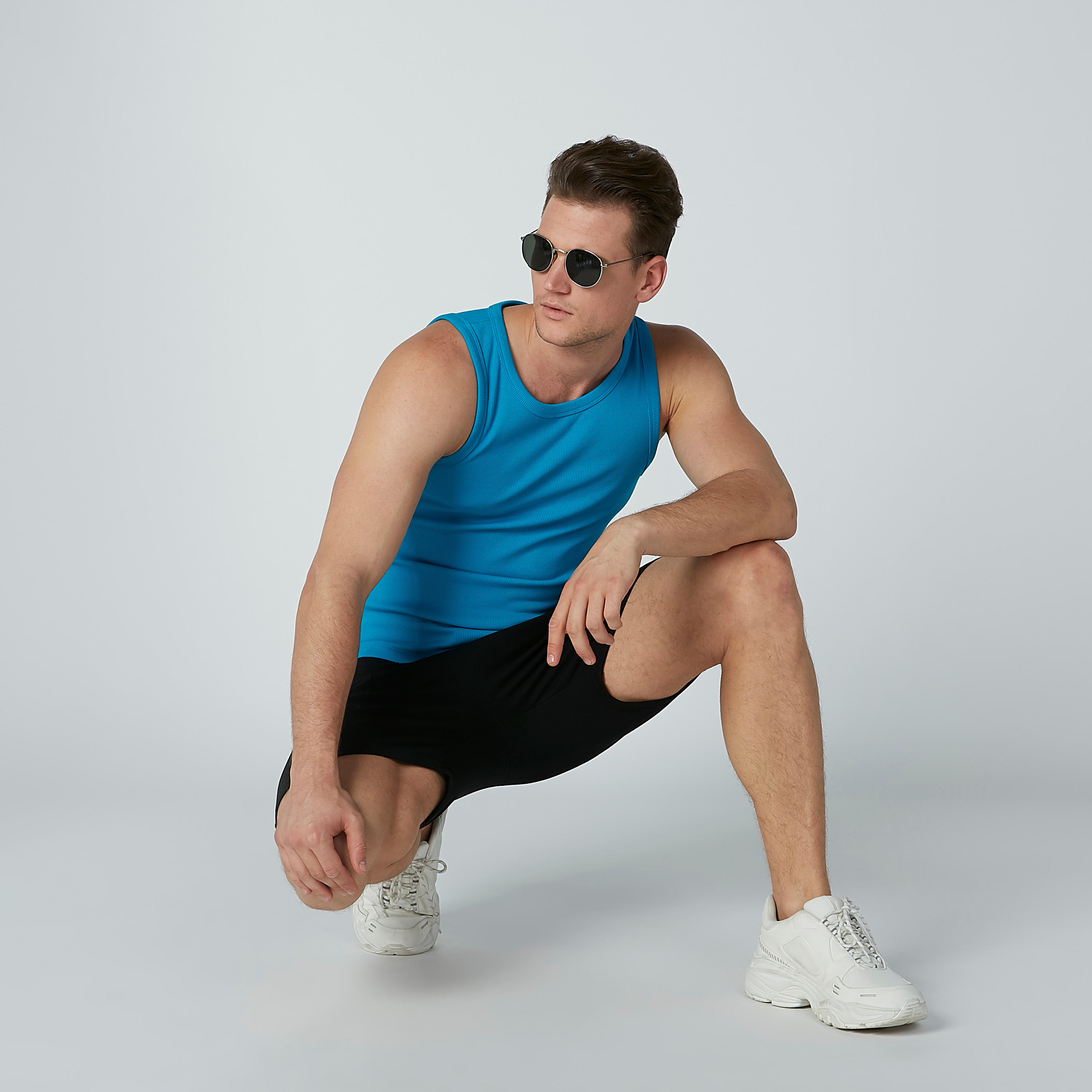 فيست دون أكمام بياقة عميقة-men-clothing-tshirtsandpolos-vests-image-1