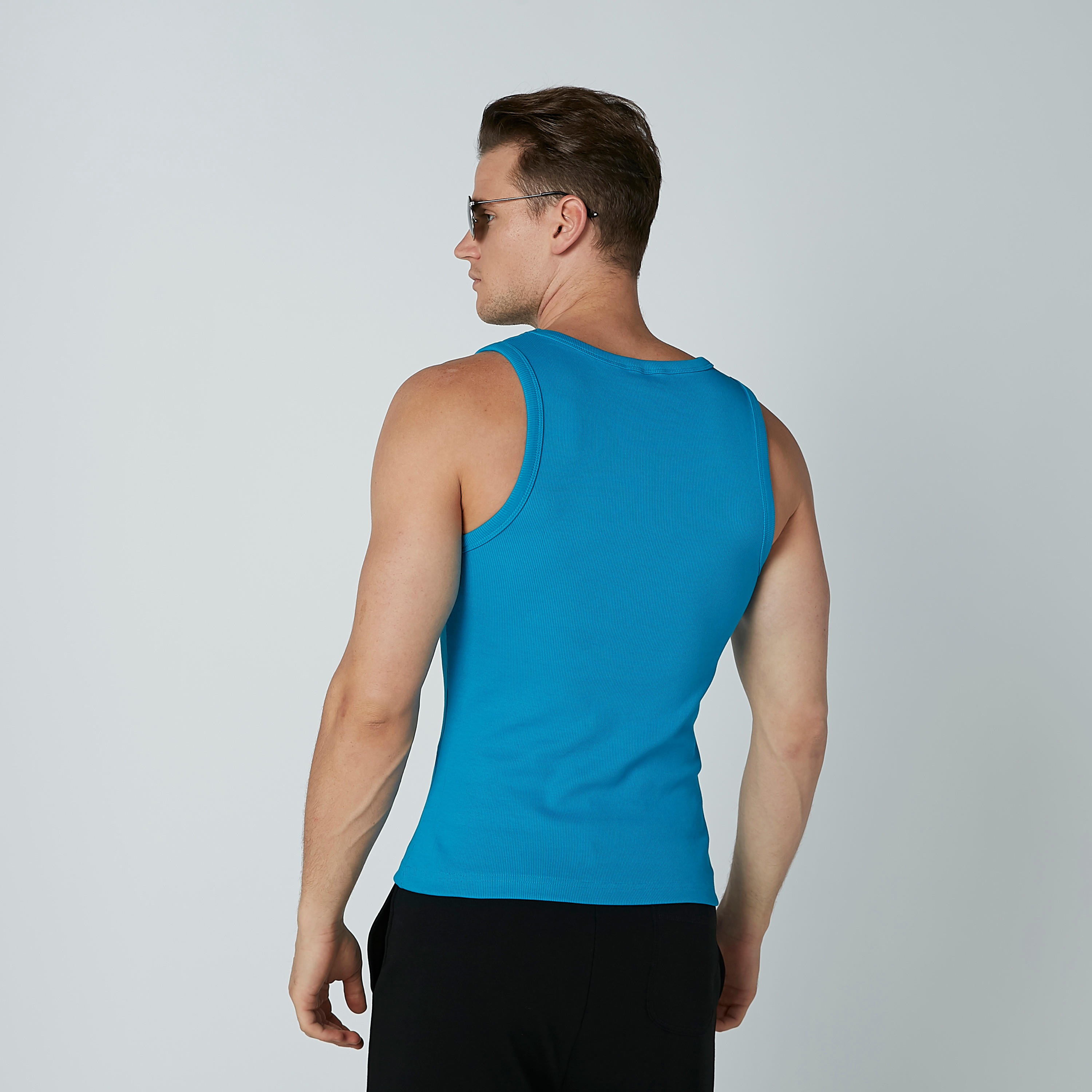 فيست دون أكمام بياقة عميقة-men-clothing-tshirtsandpolos-vests-image-3