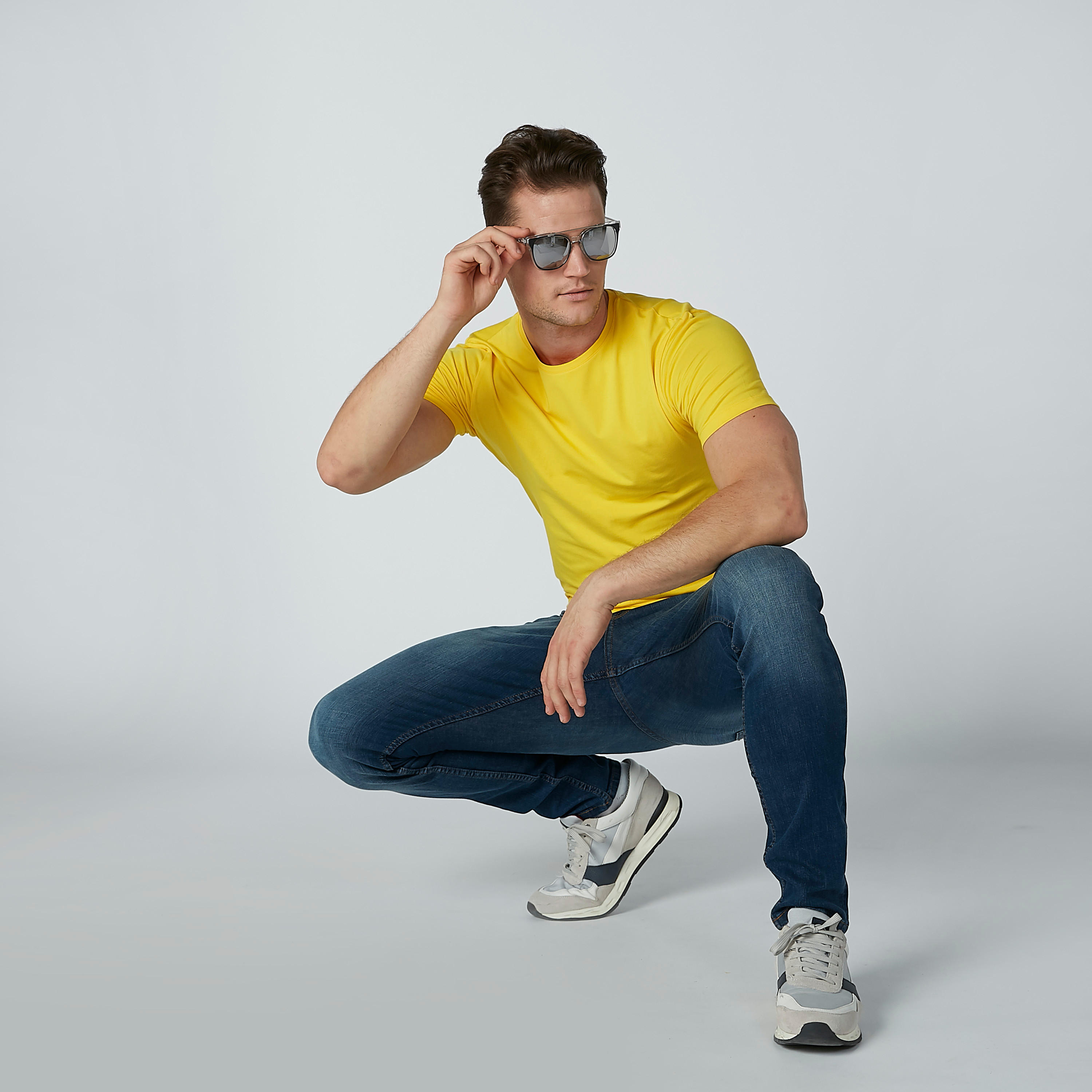 تيشرت سادة بياقة مستديرة وأكمام قصيرة-men-clothing-tshirtsandpolos-tshirts-image-5