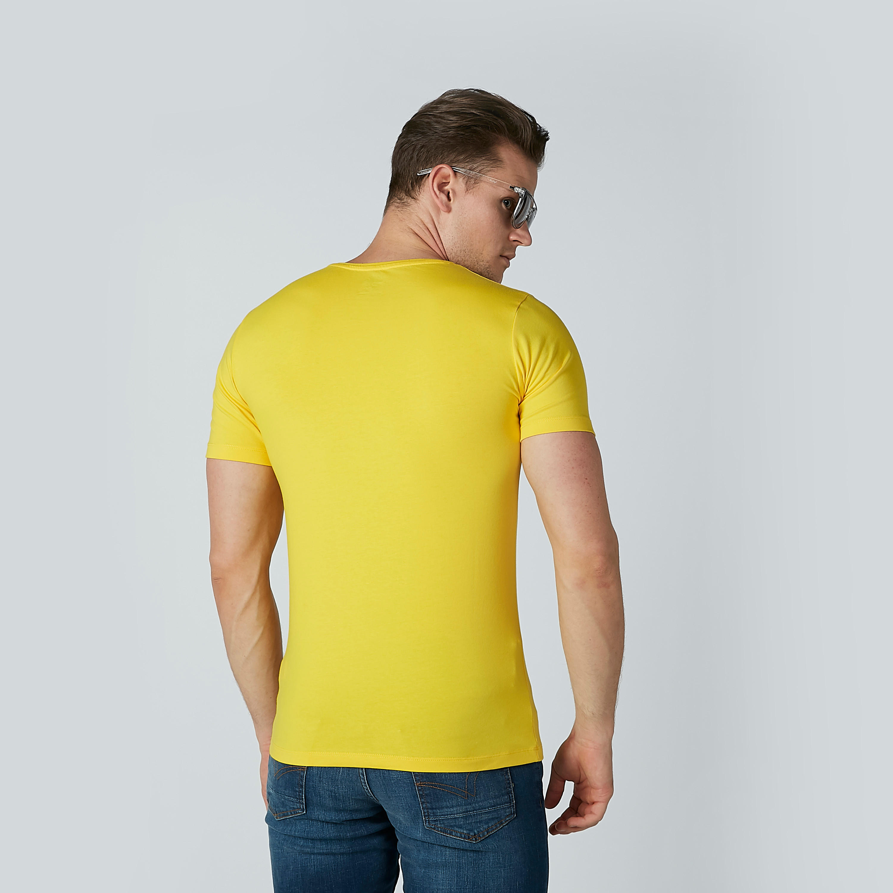 تيشرت سادة بياقة مستديرة وأكمام قصيرة-men-clothing-tshirtsandpolos-tshirts-image-2