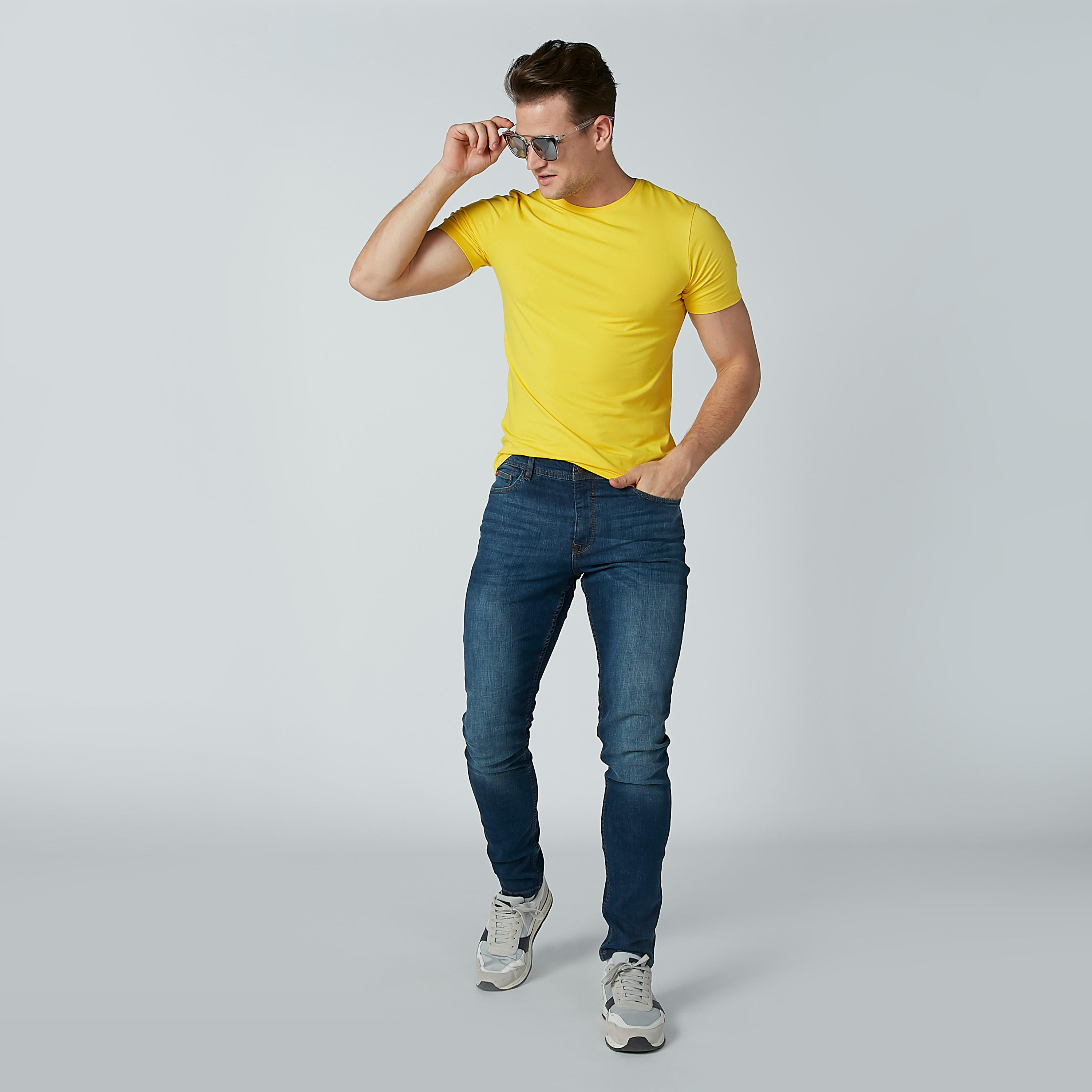تيشرت سادة بياقة مستديرة وأكمام قصيرة-men-clothing-tshirtsandpolos-tshirts-image-1